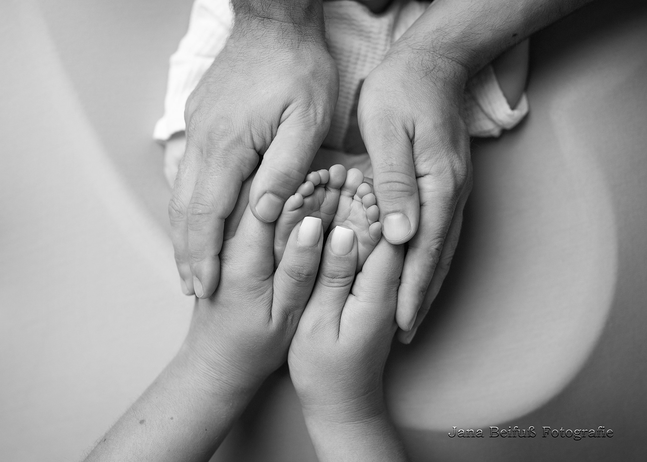 Neugeborenenshooting Weißenhorn, Neugeborenenshooting Ulm, Babyfotograf Ulm, Babyfotograf Senden, Babyfotograf Neu-Ulm, Jana Beifuß Fotografie, Familienfotos, Liebe, Geduld, Neugeborenenfotos Weißenhorn, Pfaffenhofen a. d. Roth, Gaumenspalte, Gaumenlippenspalte, Babyfotograf Vöhringen, Babyfotograf Weißenhorn, Babyfotograf Ehingen an der Donau