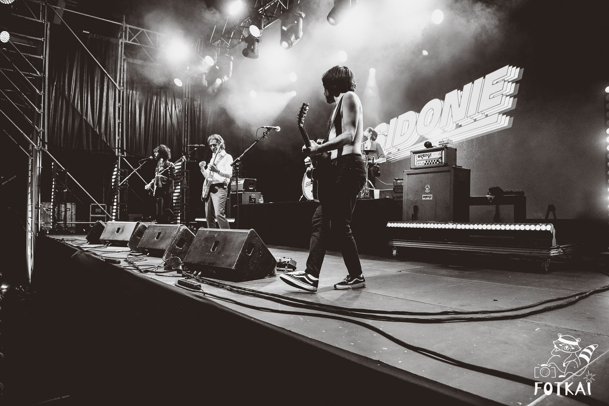 Sidonie en Torrevieja 2025 – Fotos del concierto y reportaje completo | FOTKAI