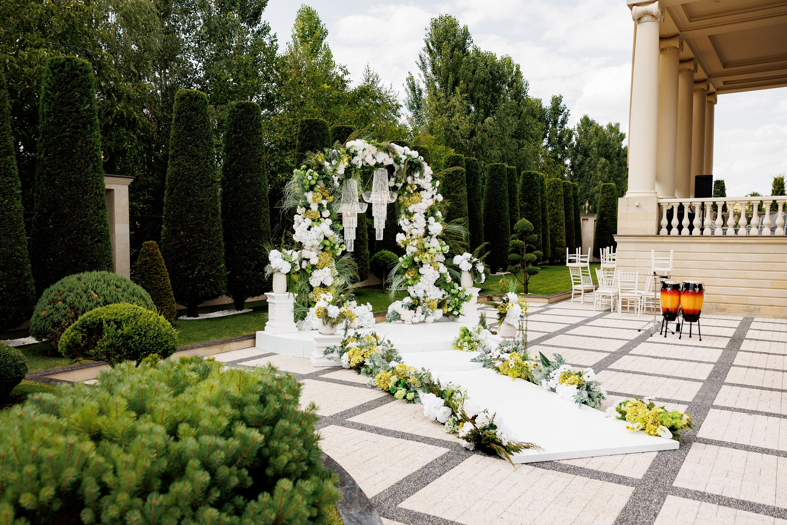 Eugen & Livia — Grand Elysee — Wedding Day. Servicii Foto și Video 067188353