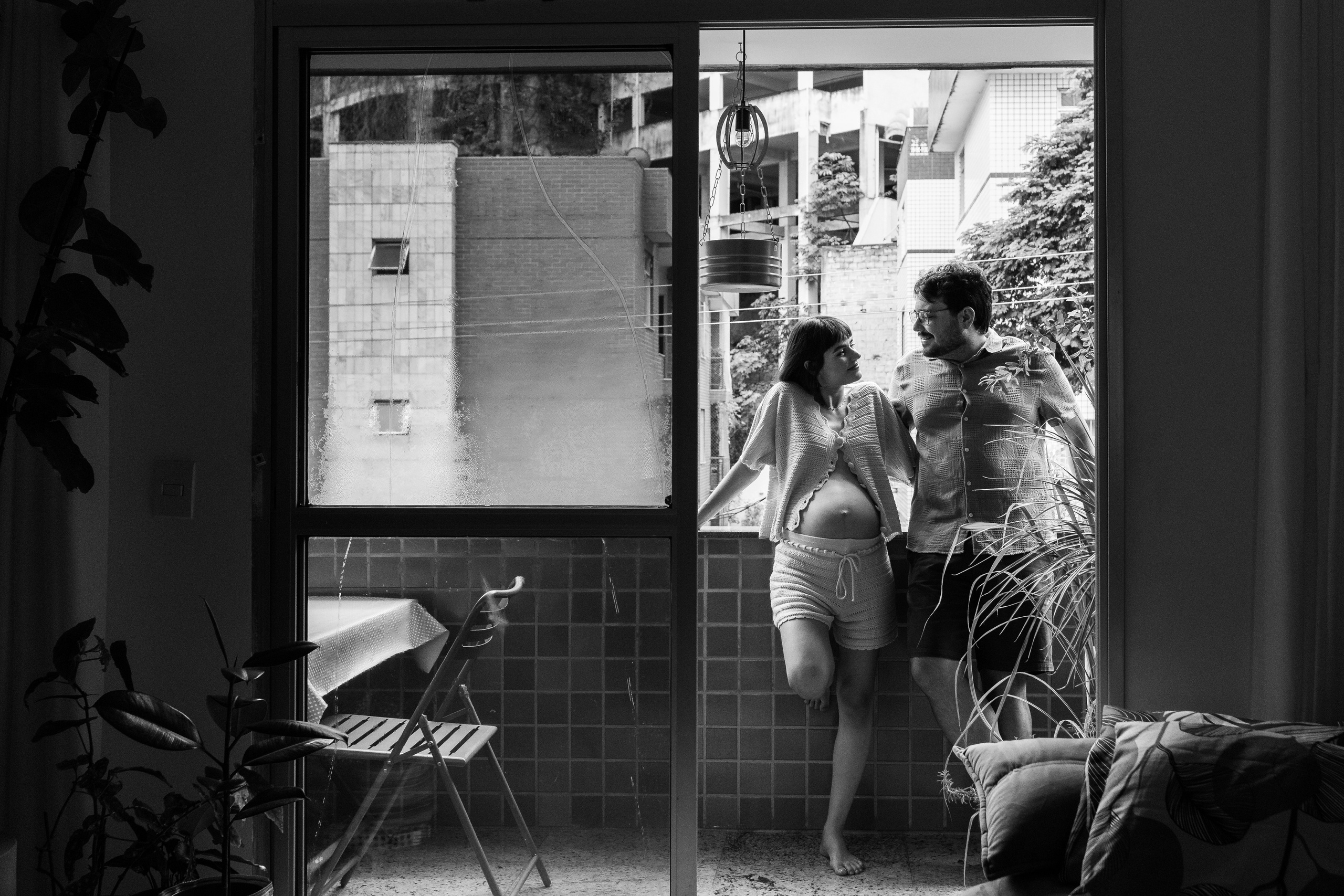 M + L + F — Ensaio gestante bem aconchegante em casa! (mas teve estúdio também). Fotografia de casamento em Belo Horizonte