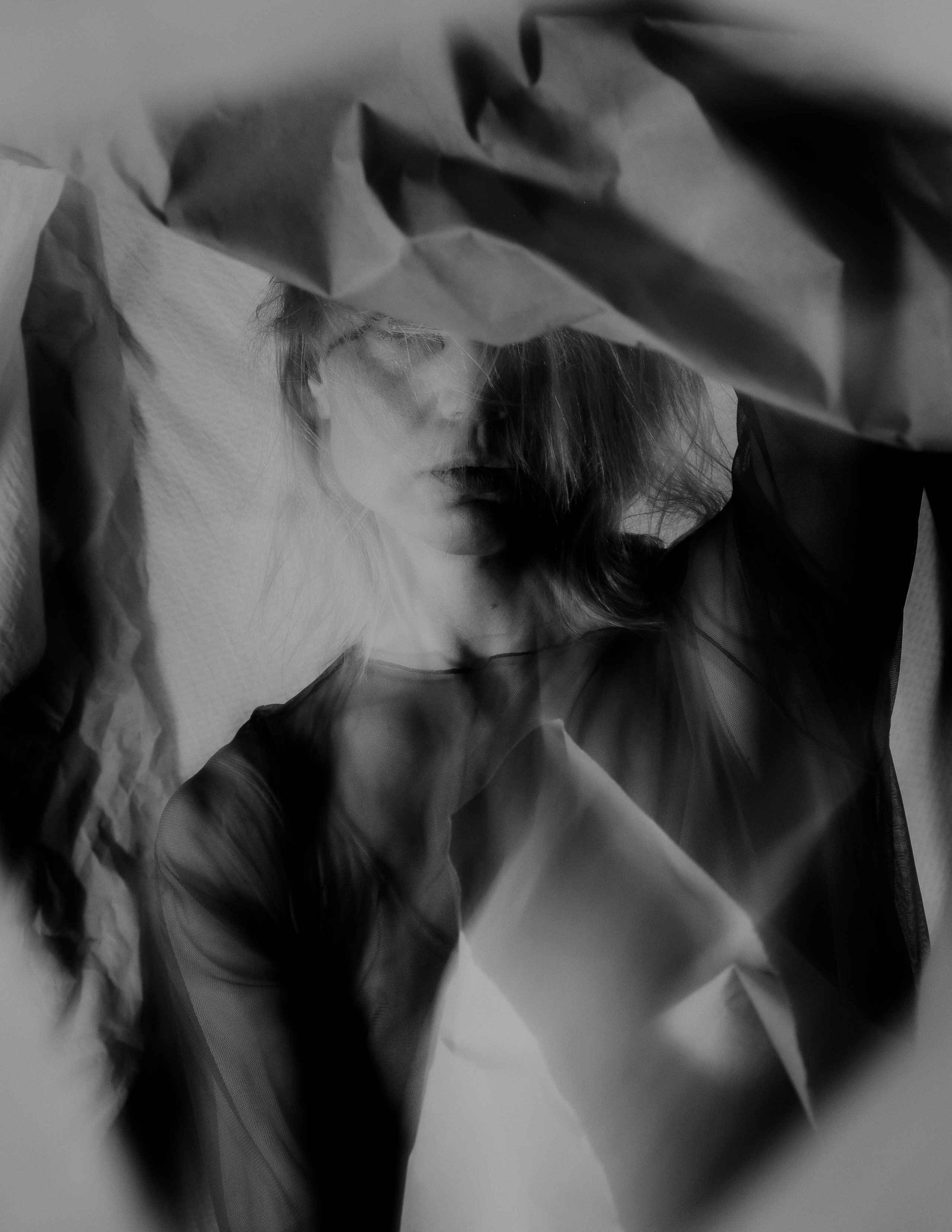 Paper World. Креативная студийная фотосессия в стиле арт хаус