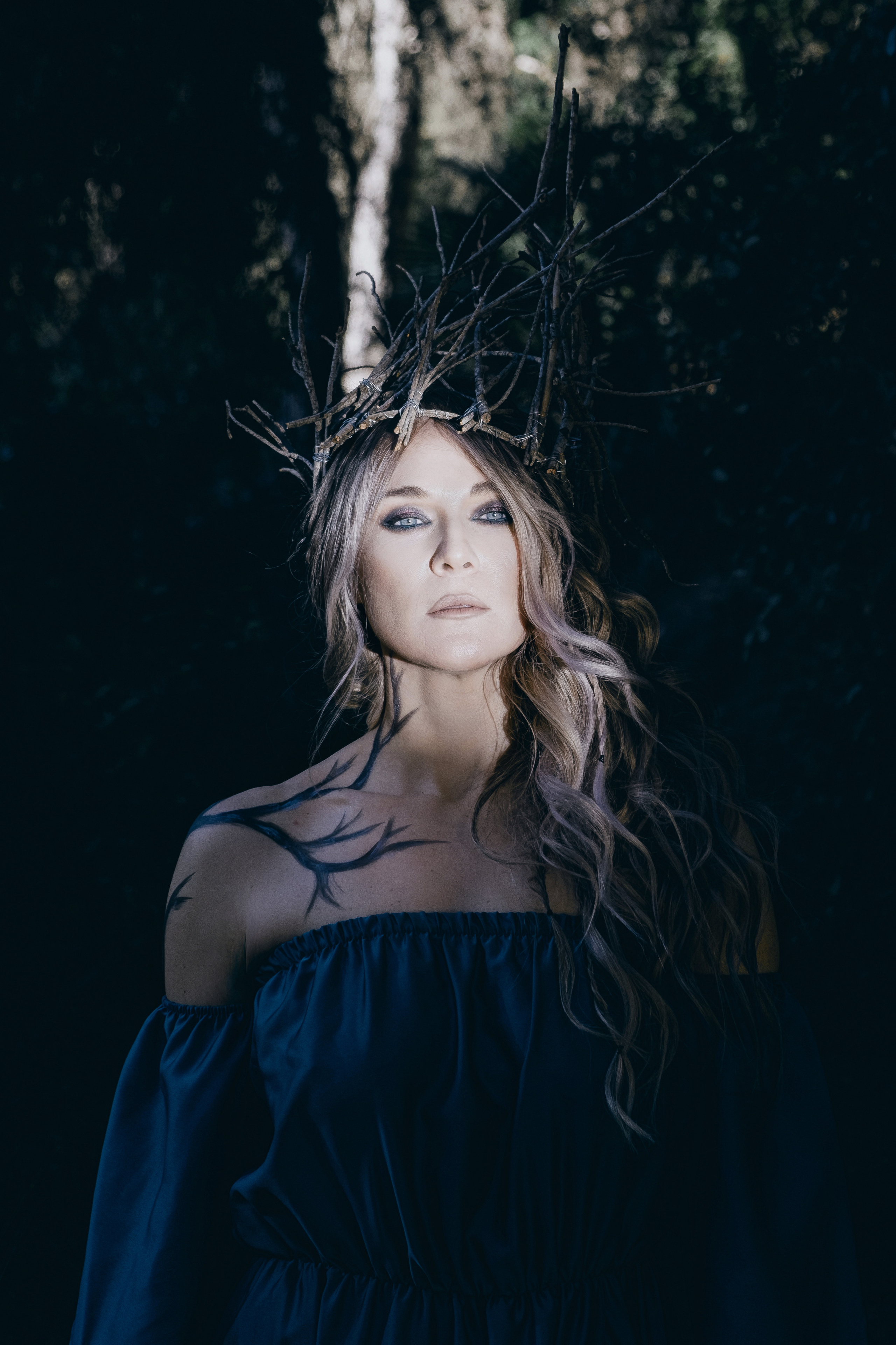 Charmed. Креативная фотосессия в лесу в Испании