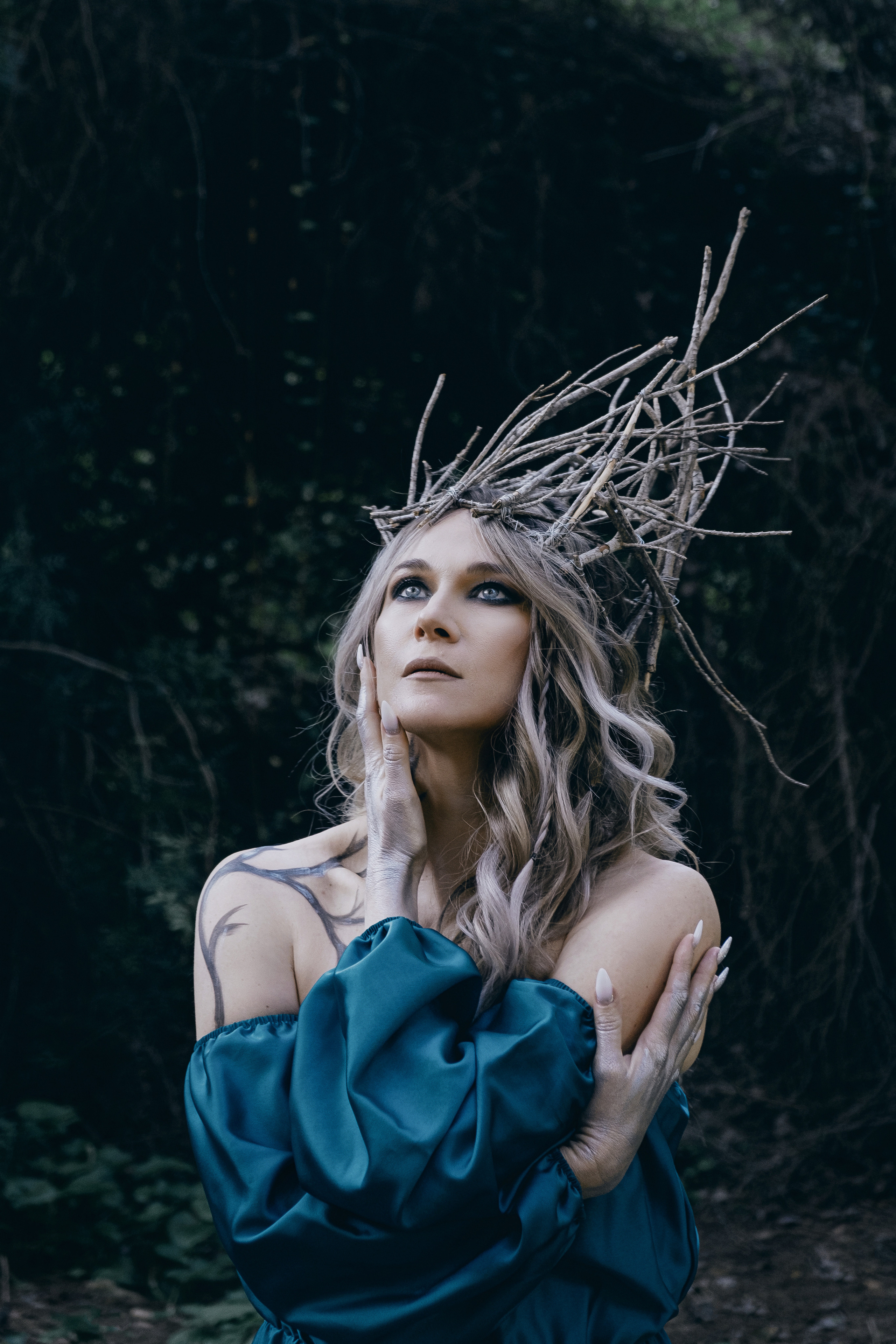 Charmed. Креативная фотосессия в лесу в Испании