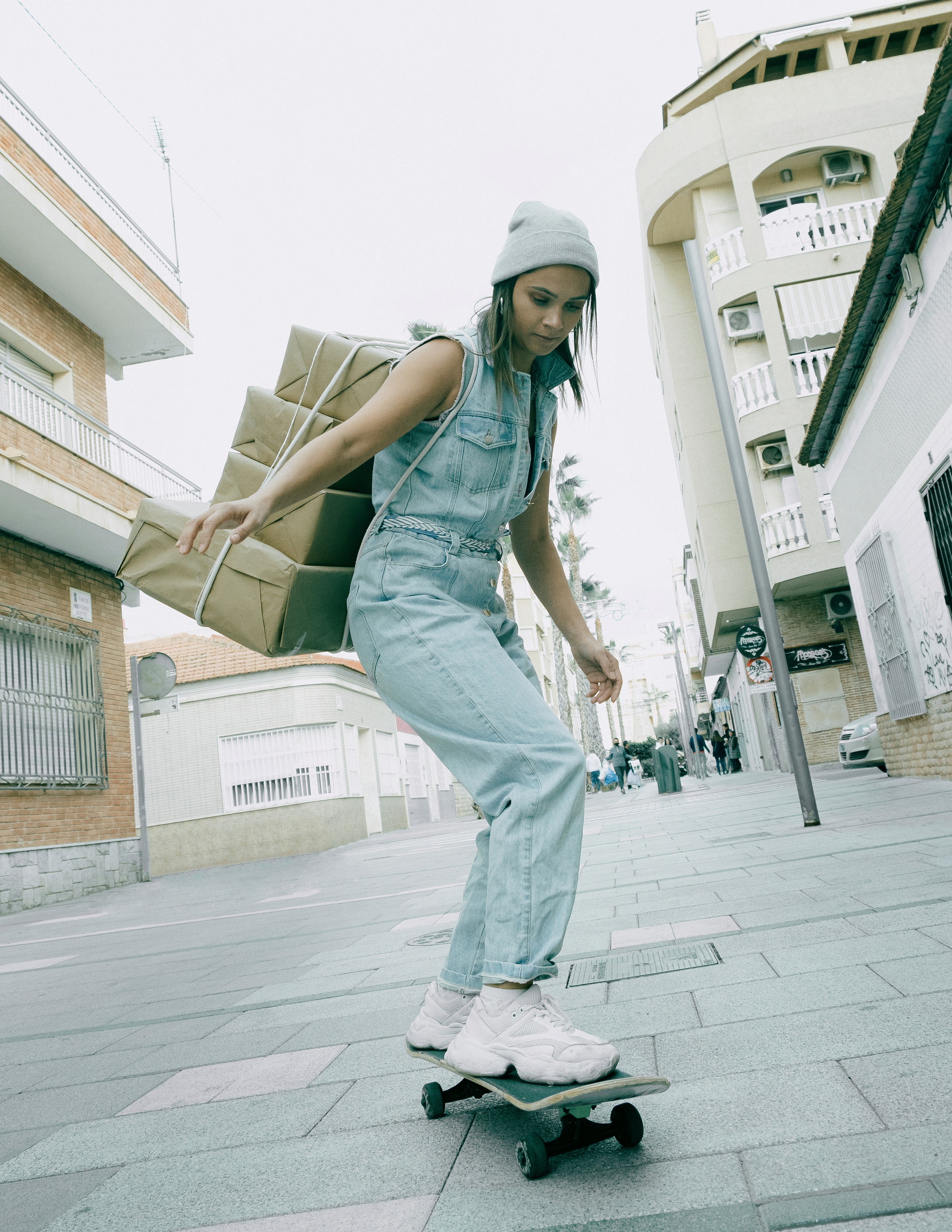 Прогулочная фотосессия в стиле Курьер в Испании