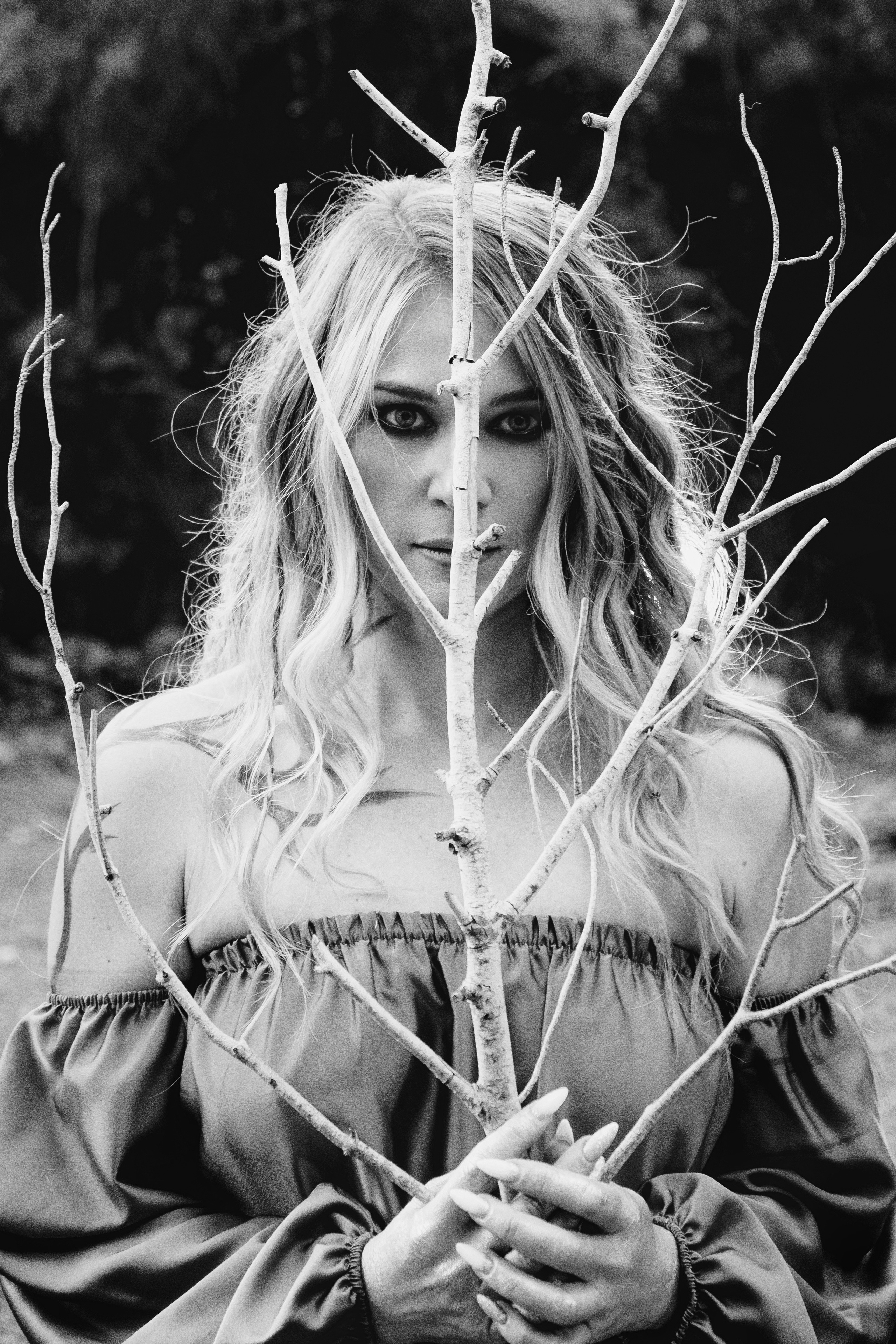 Charmed. Креативная фотосессия в лесу в Испании