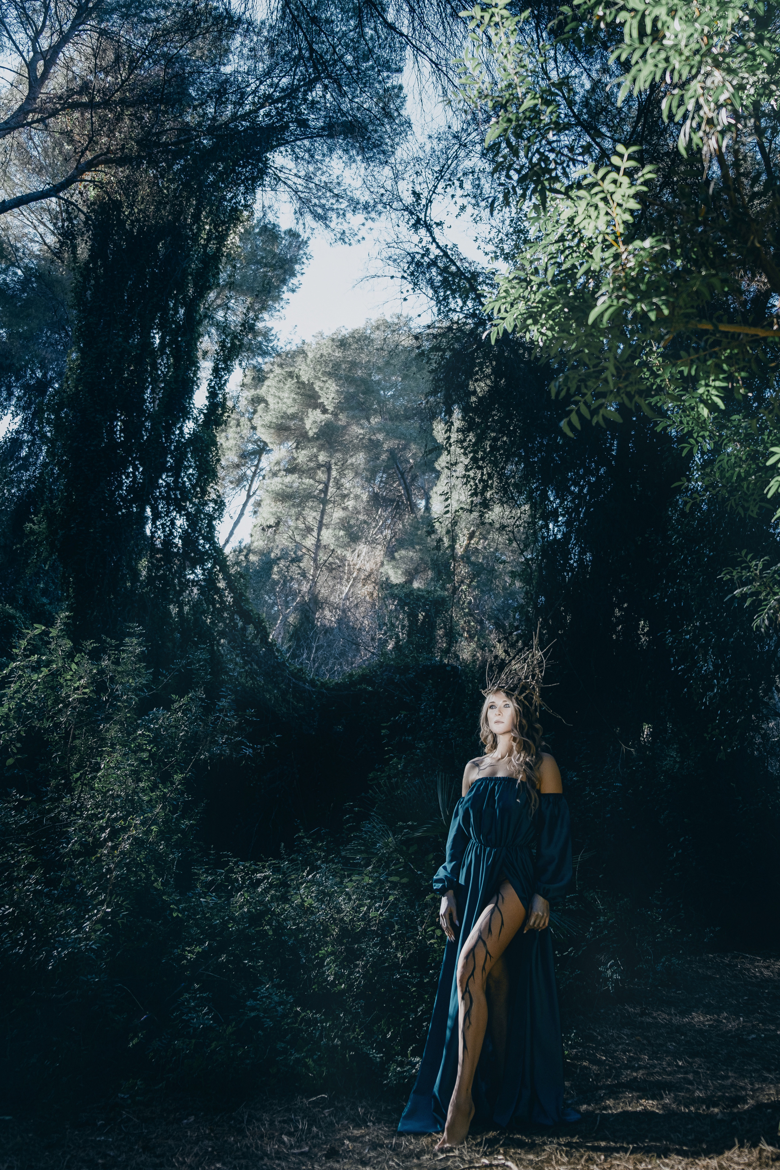 Charmed. Креативная фотосессия в лесу в Испании