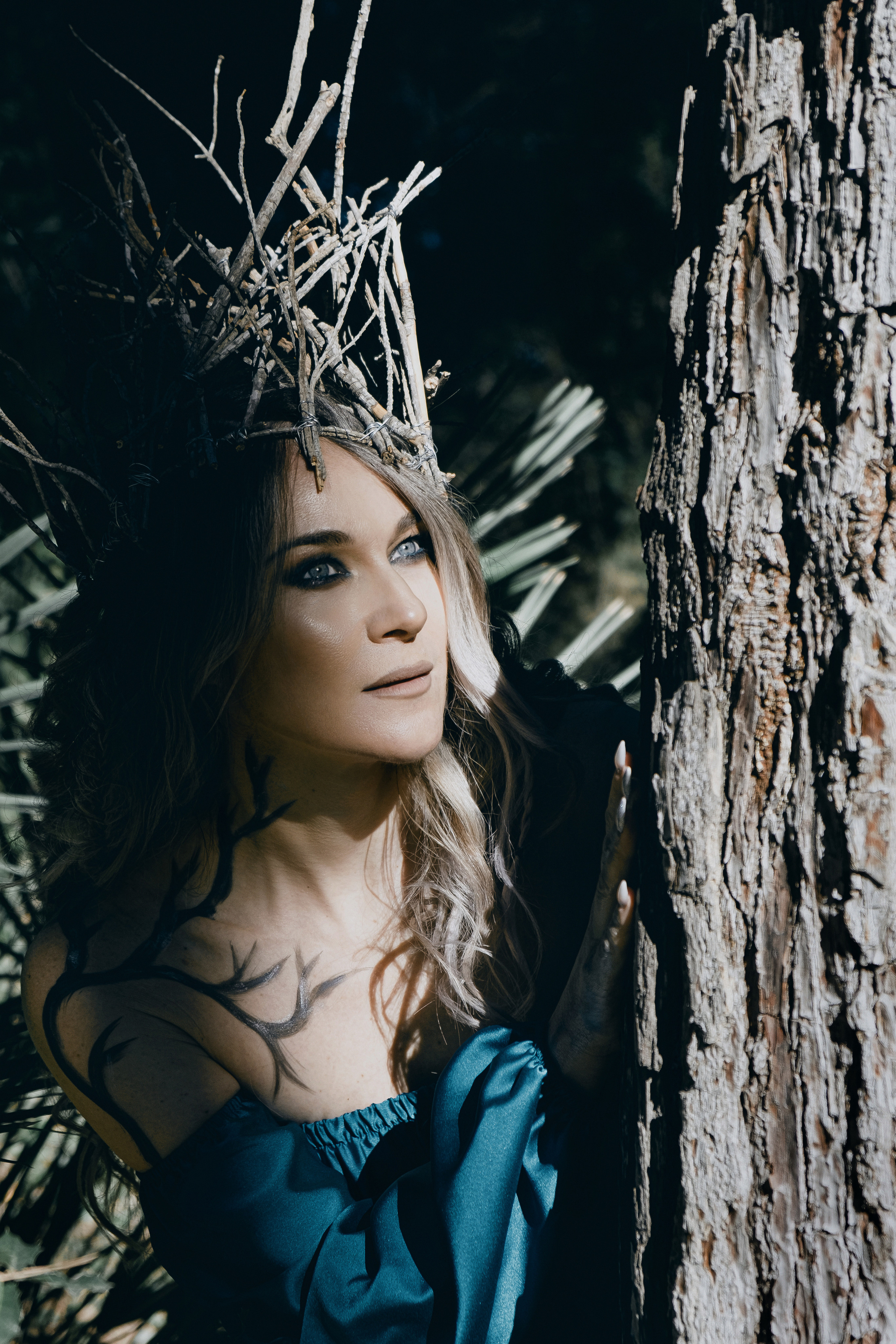 Charmed. Креативная фотосессия в лесу в Испании