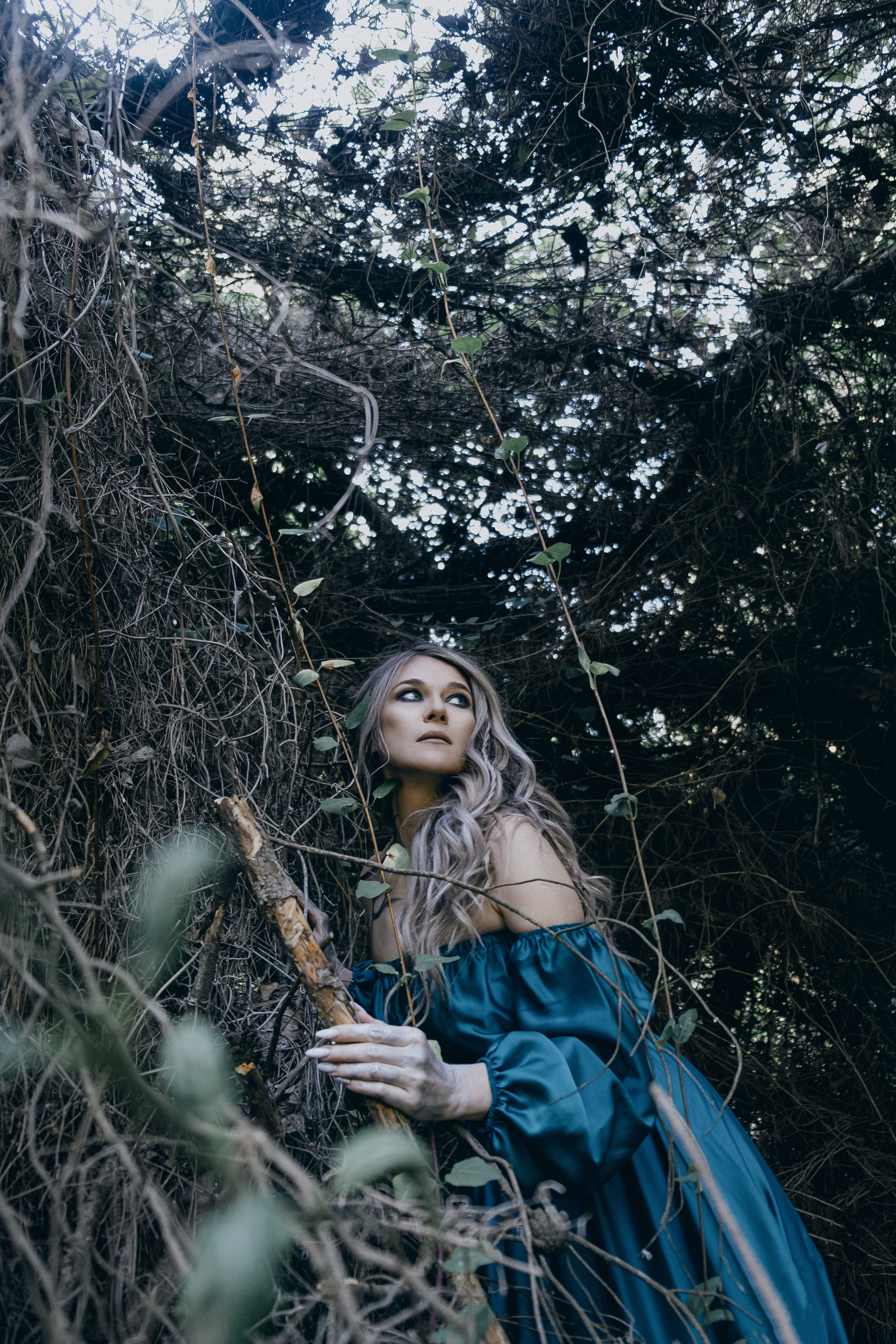 Charmed. Креативная фотосессия в лесу в Испании