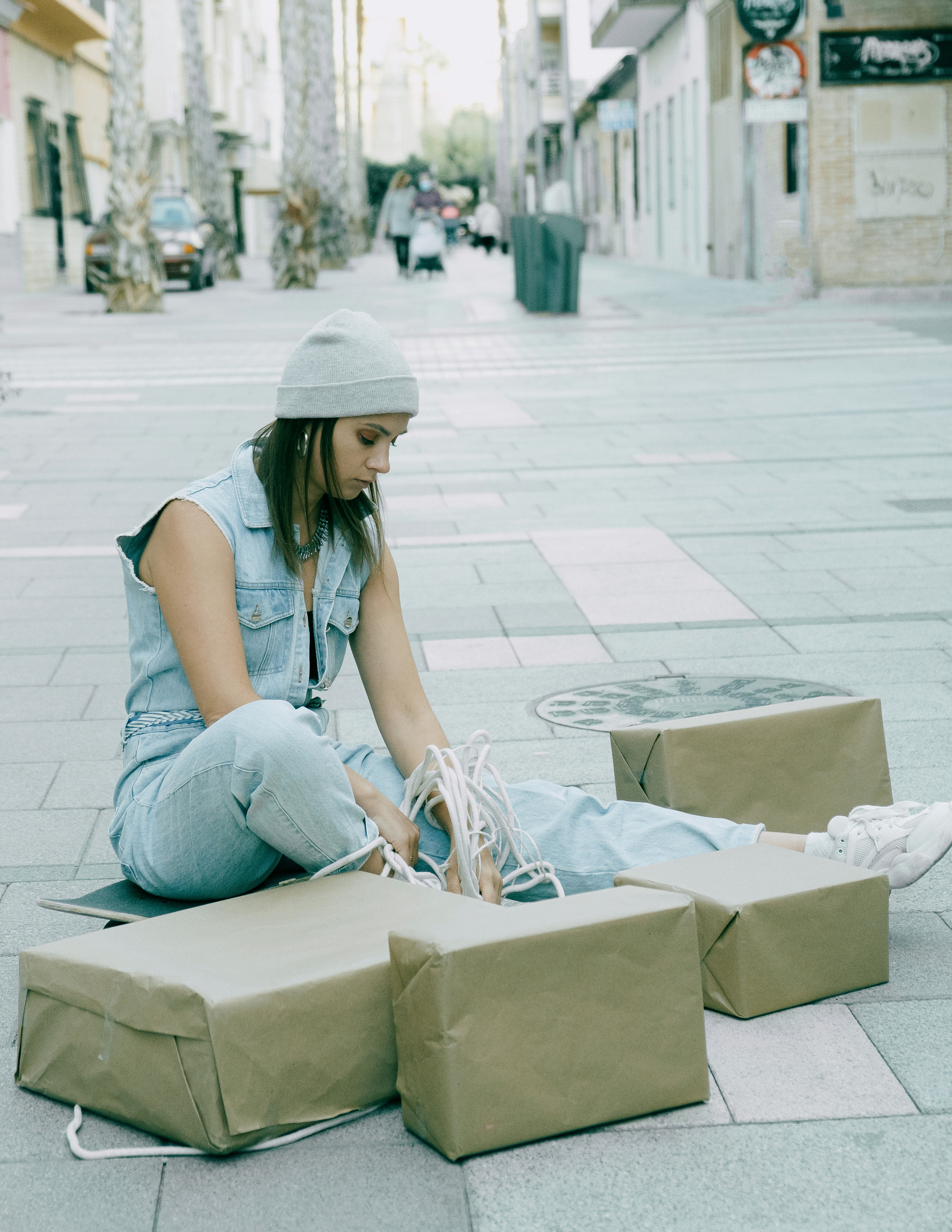Прогулочная фотосессия в стиле Курьер в Испании