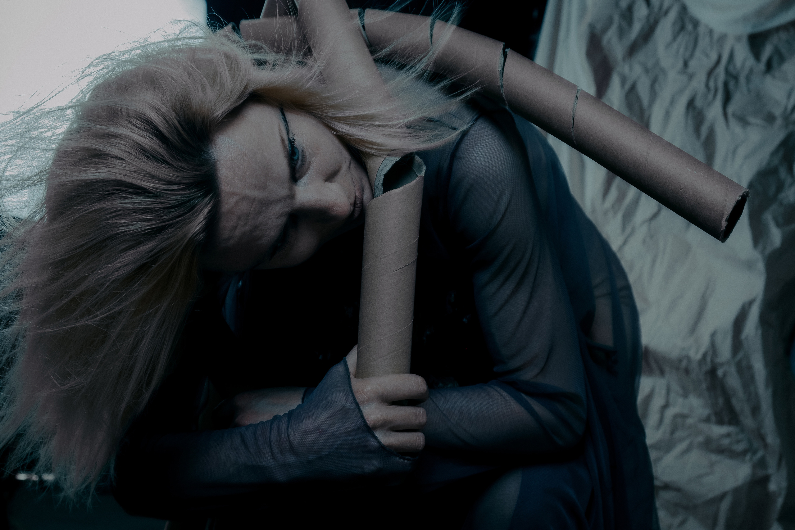 Paper World. Креативная студийная фотосессия в стиле арт хаус