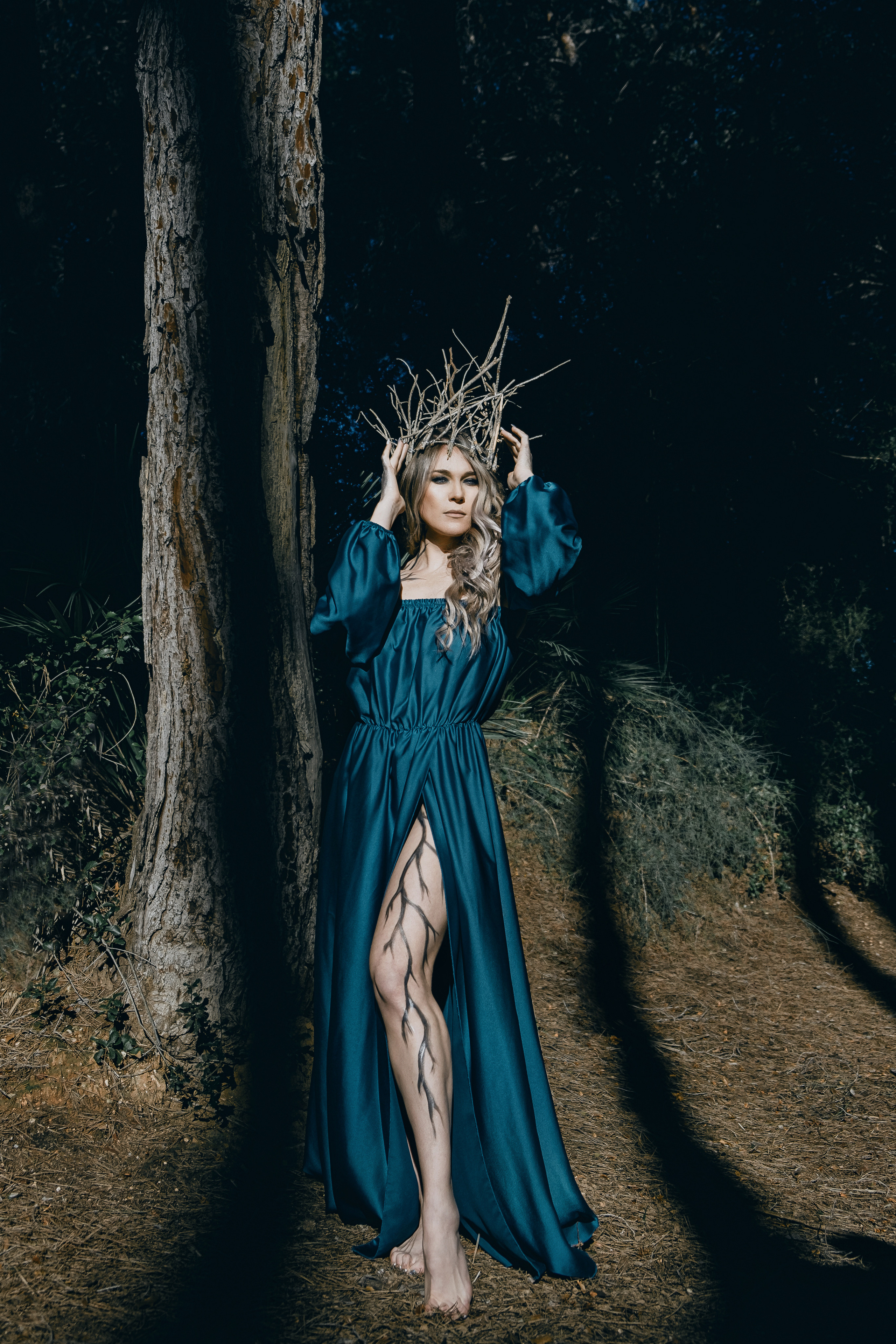 Charmed. Креативная фотосессия в лесу в Испании