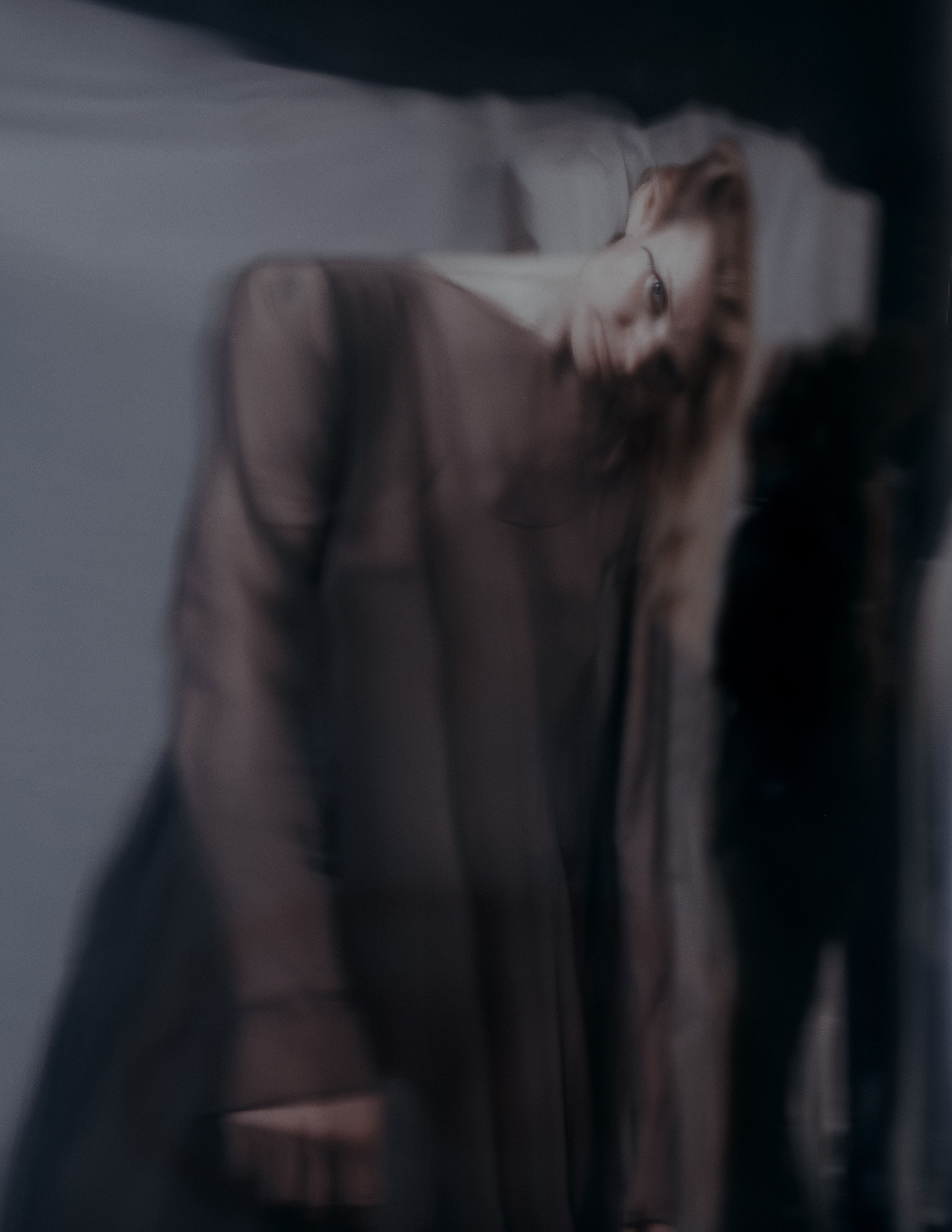 Paper World. Креативная студийная фотосессия в стиле арт хаус