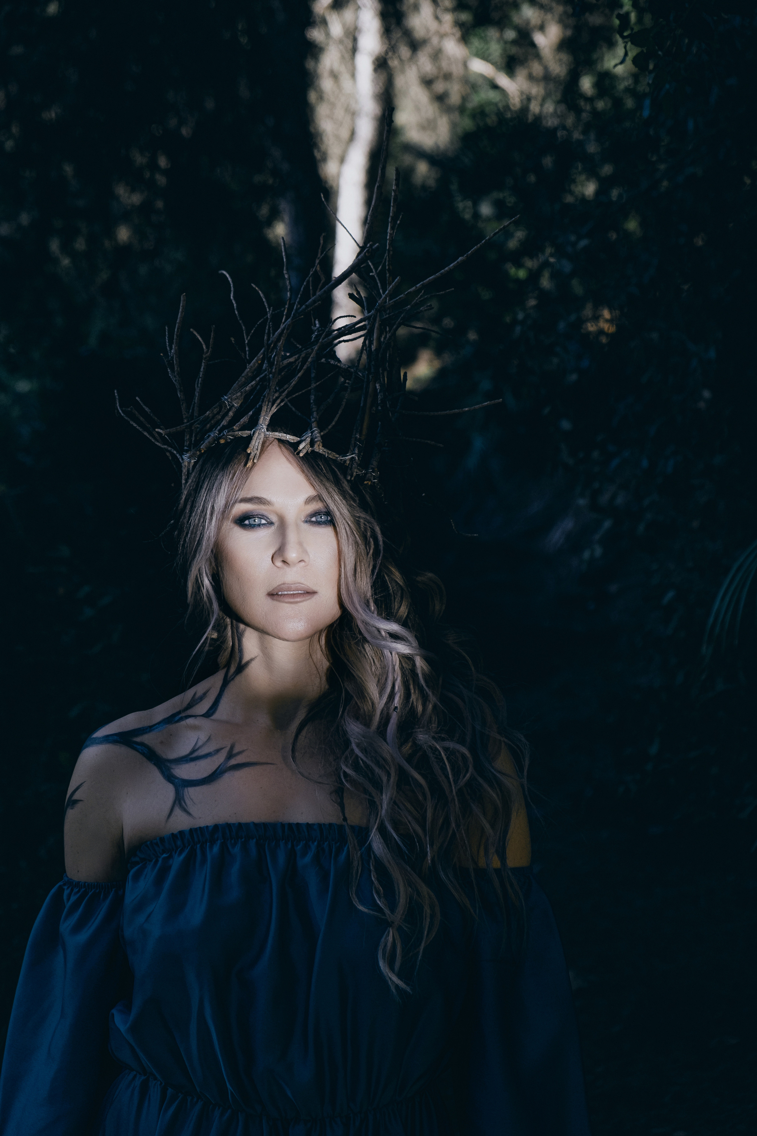 Charmed. Креативная фотосессия в лесу в Испании