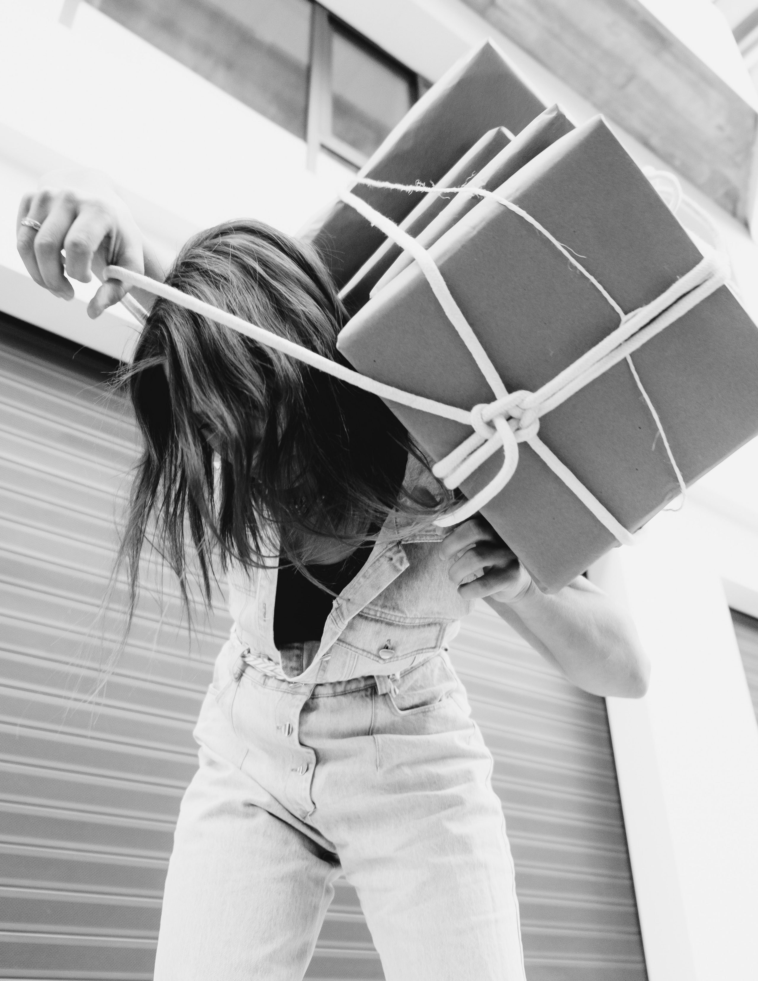 Прогулочная фотосессия в стиле Курьер в Испании