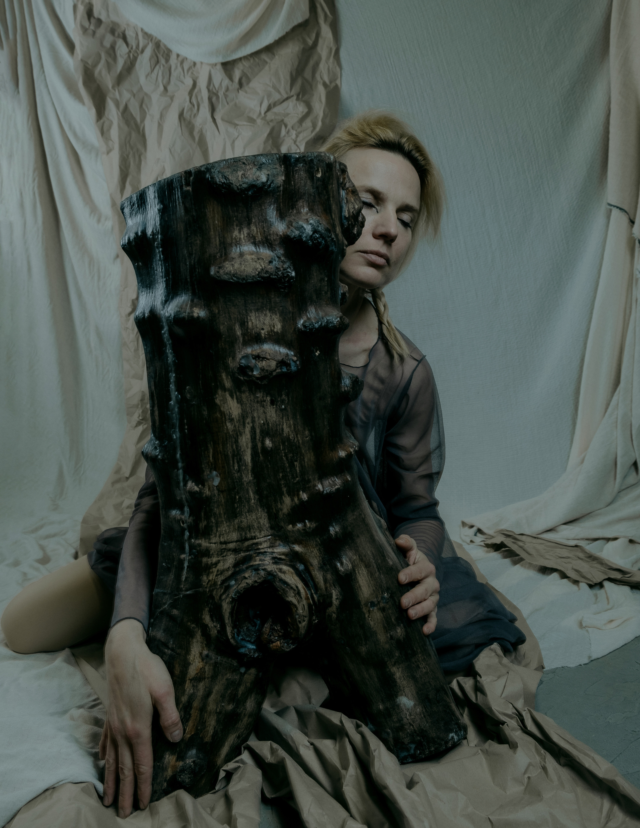 Paper World. Креативная студийная фотосессия в стиле арт хаус