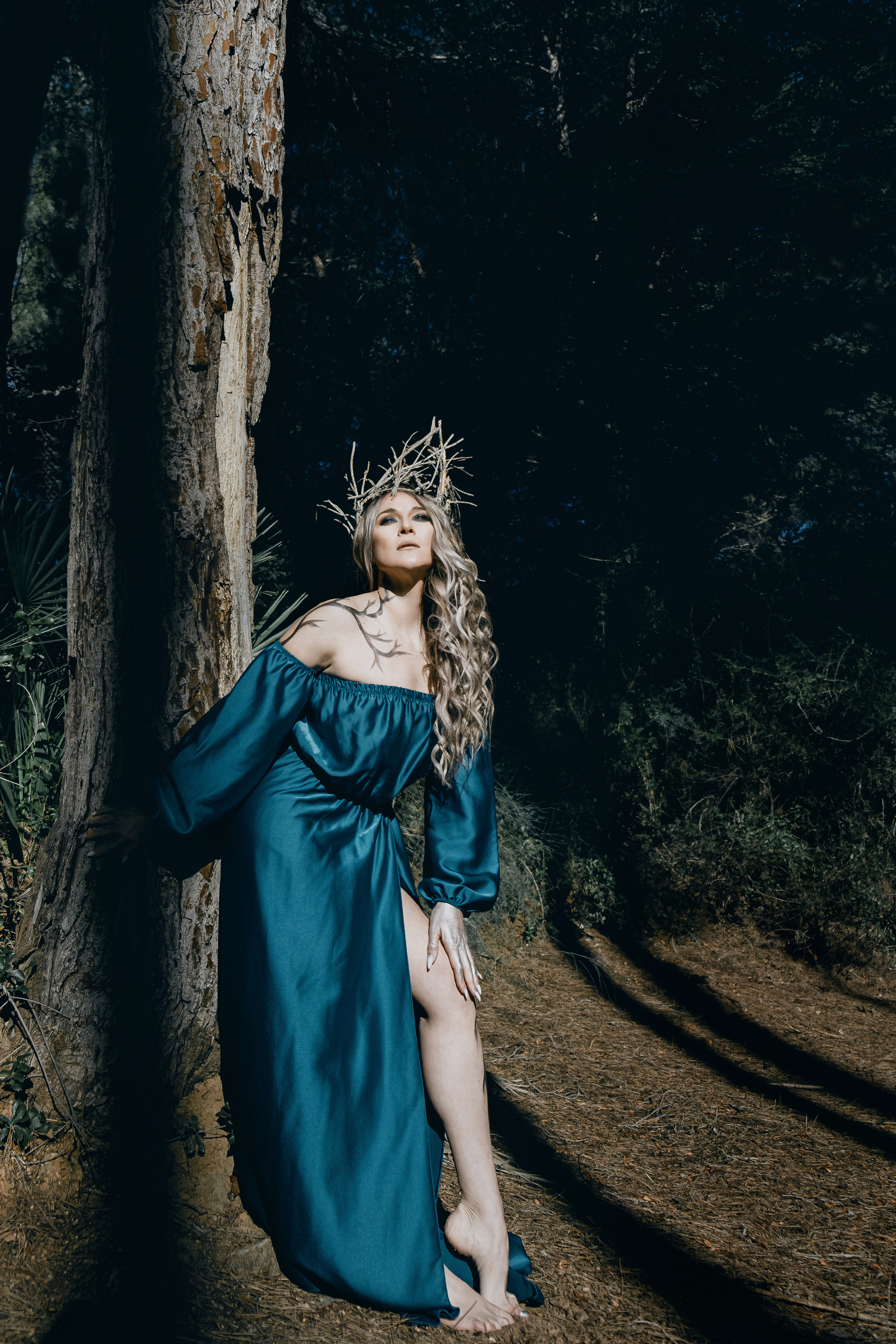 Charmed. Креативная фотосессия в лесу в Испании