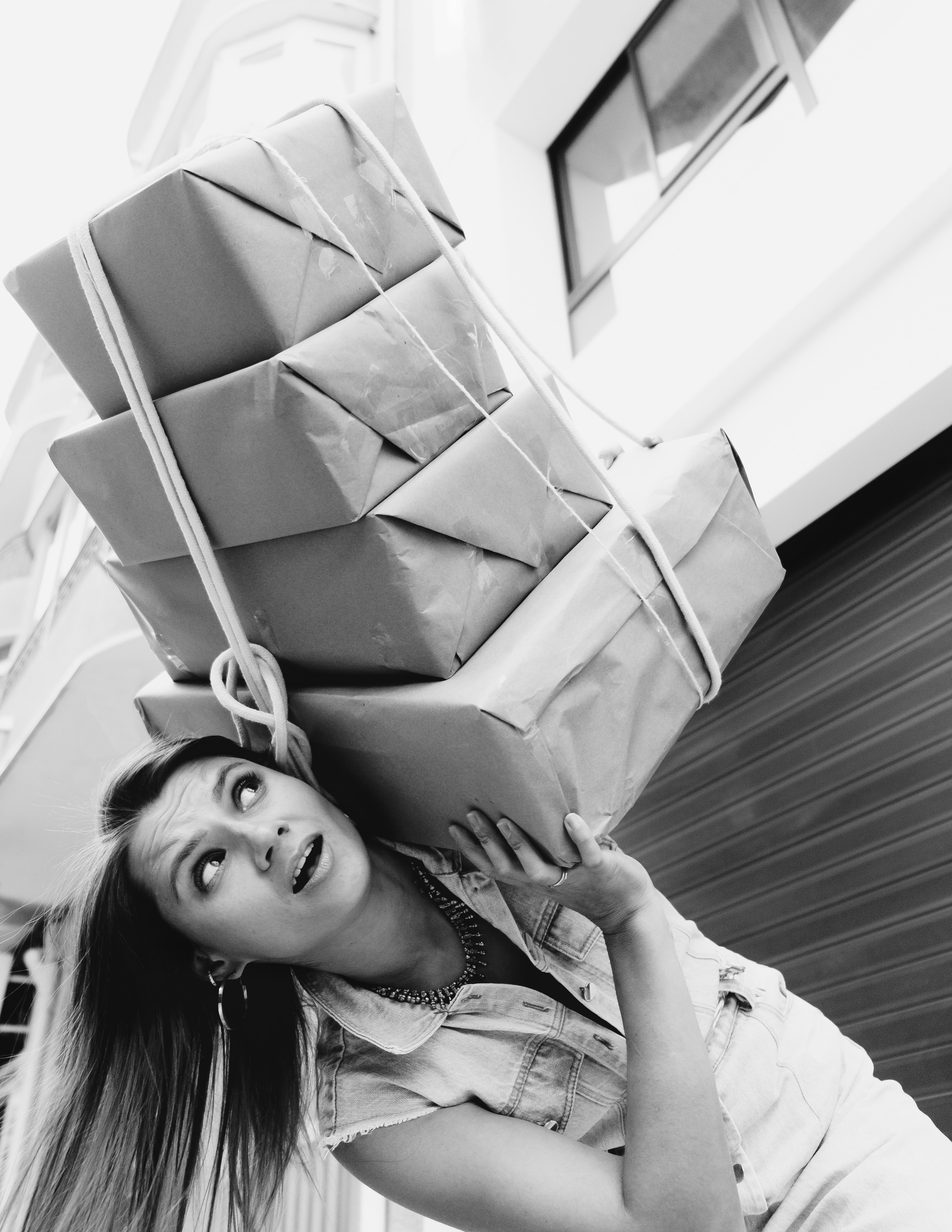 Прогулочная фотосессия в стиле Курьер в Испании