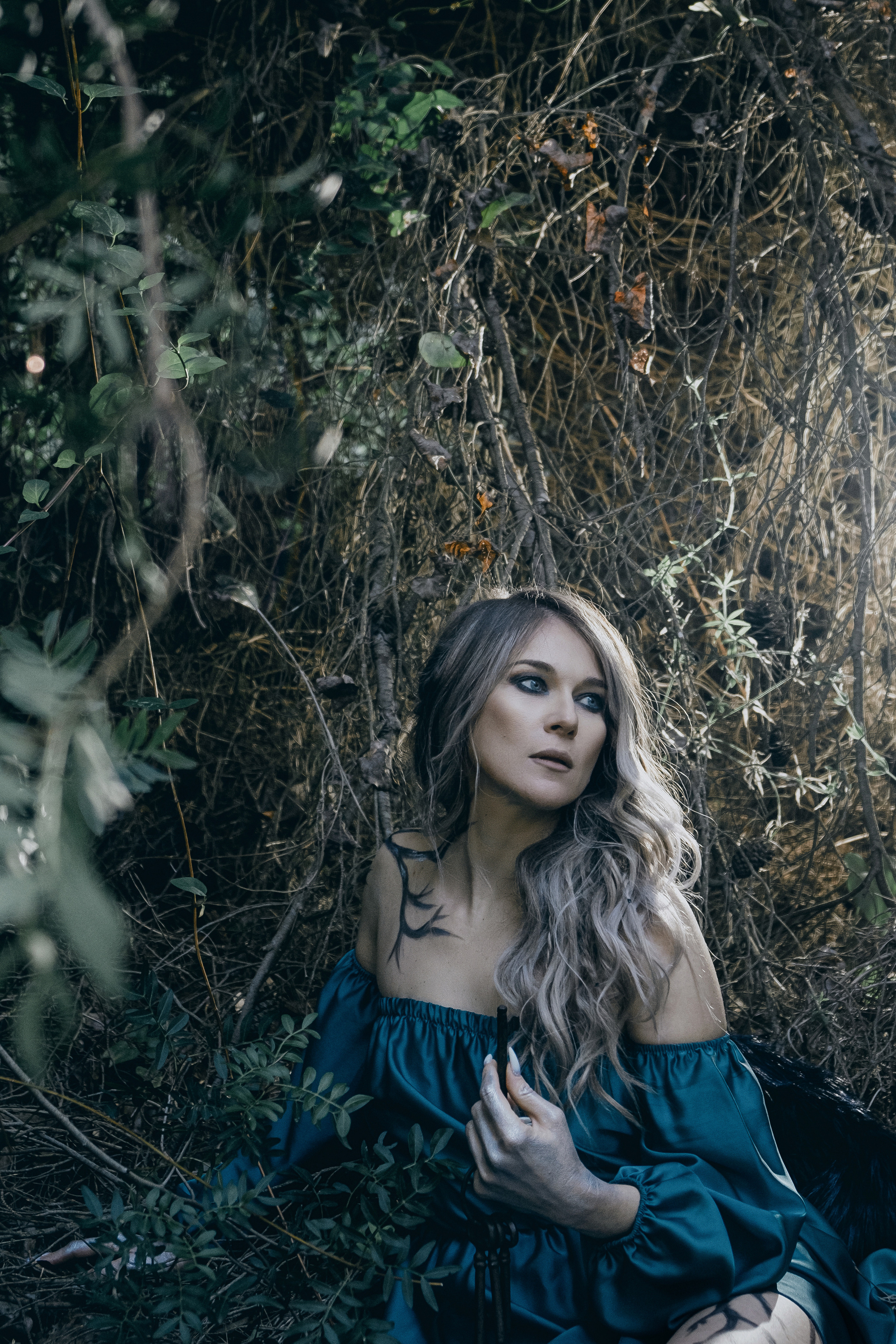 Charmed. Креативная фотосессия в лесу в Испании