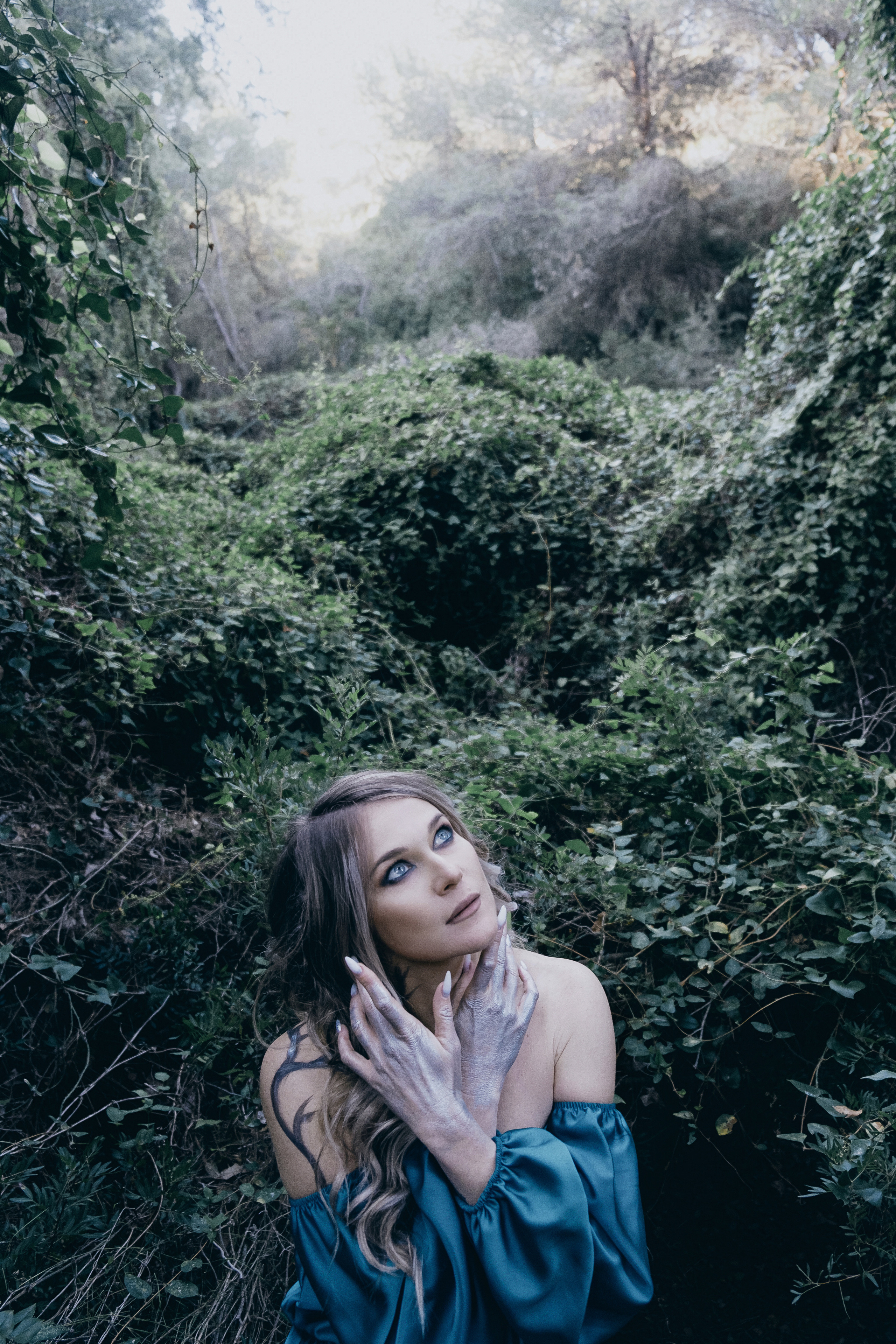 Charmed. Креативная фотосессия в лесу в Испании