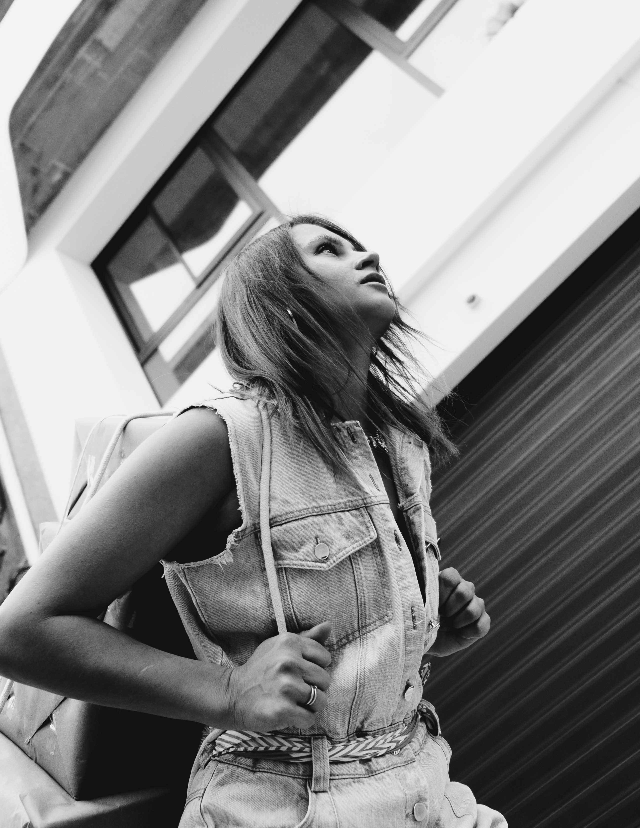 Прогулочная фотосессия в стиле Курьер в Испании