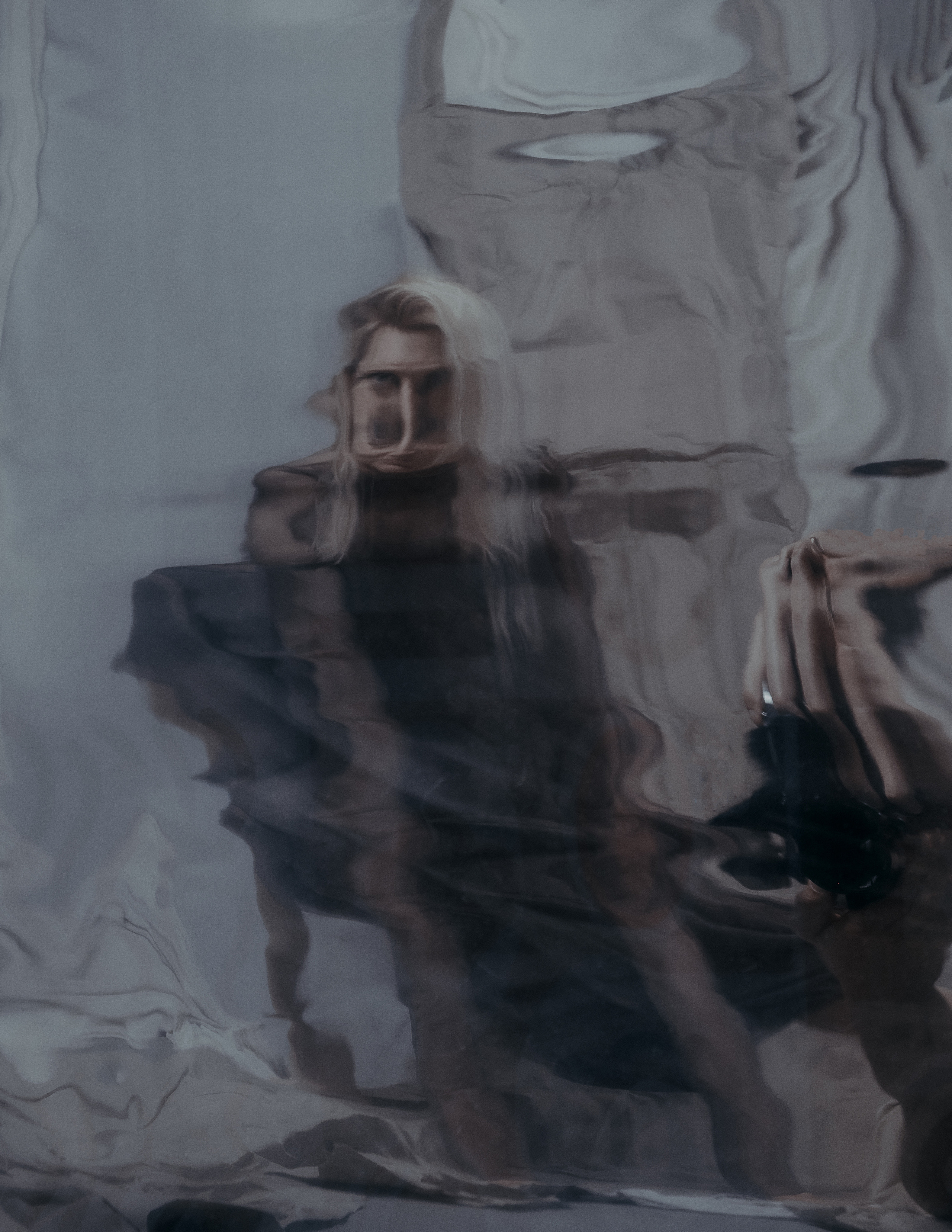 Paper World. Креативная студийная фотосессия в стиле арт хаус