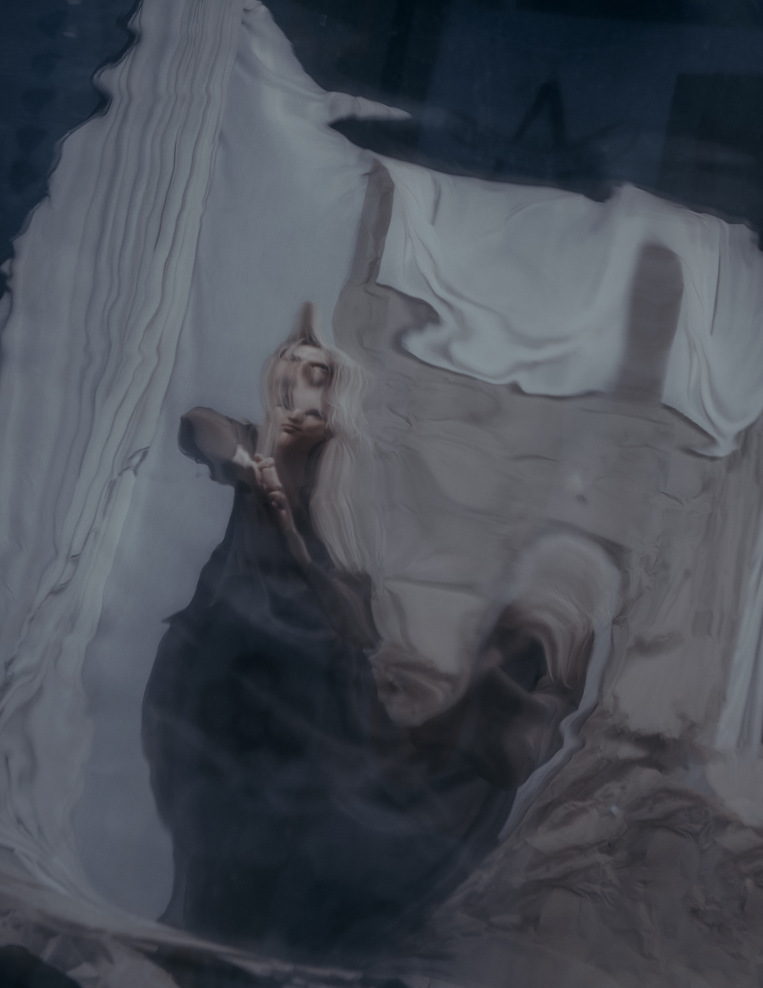 Paper World. Креативная студийная фотосессия в стиле арт хаус