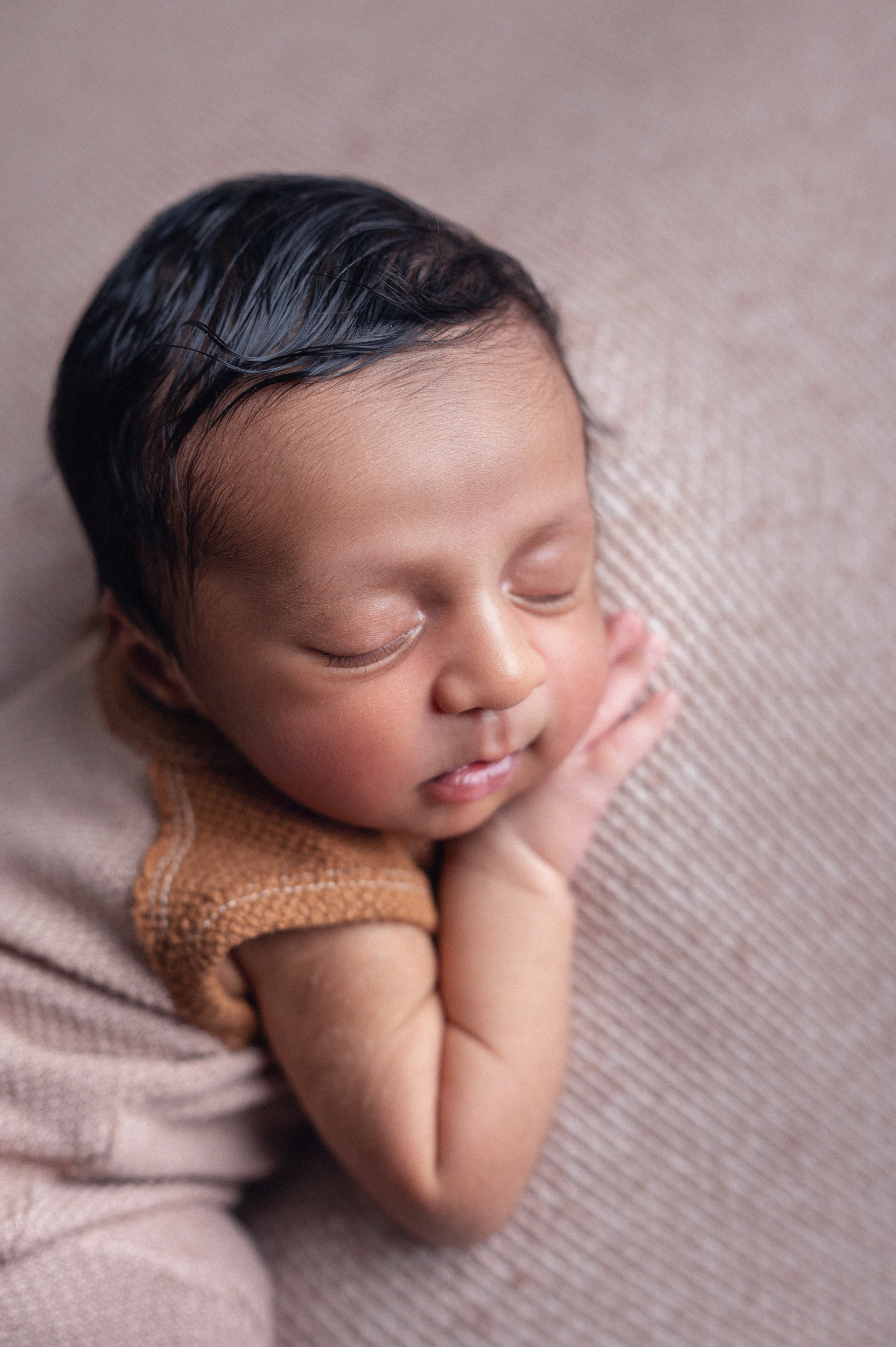 Vihaan 3 weeks. In-home newborn photography Raleigh & area Katya Kulikova