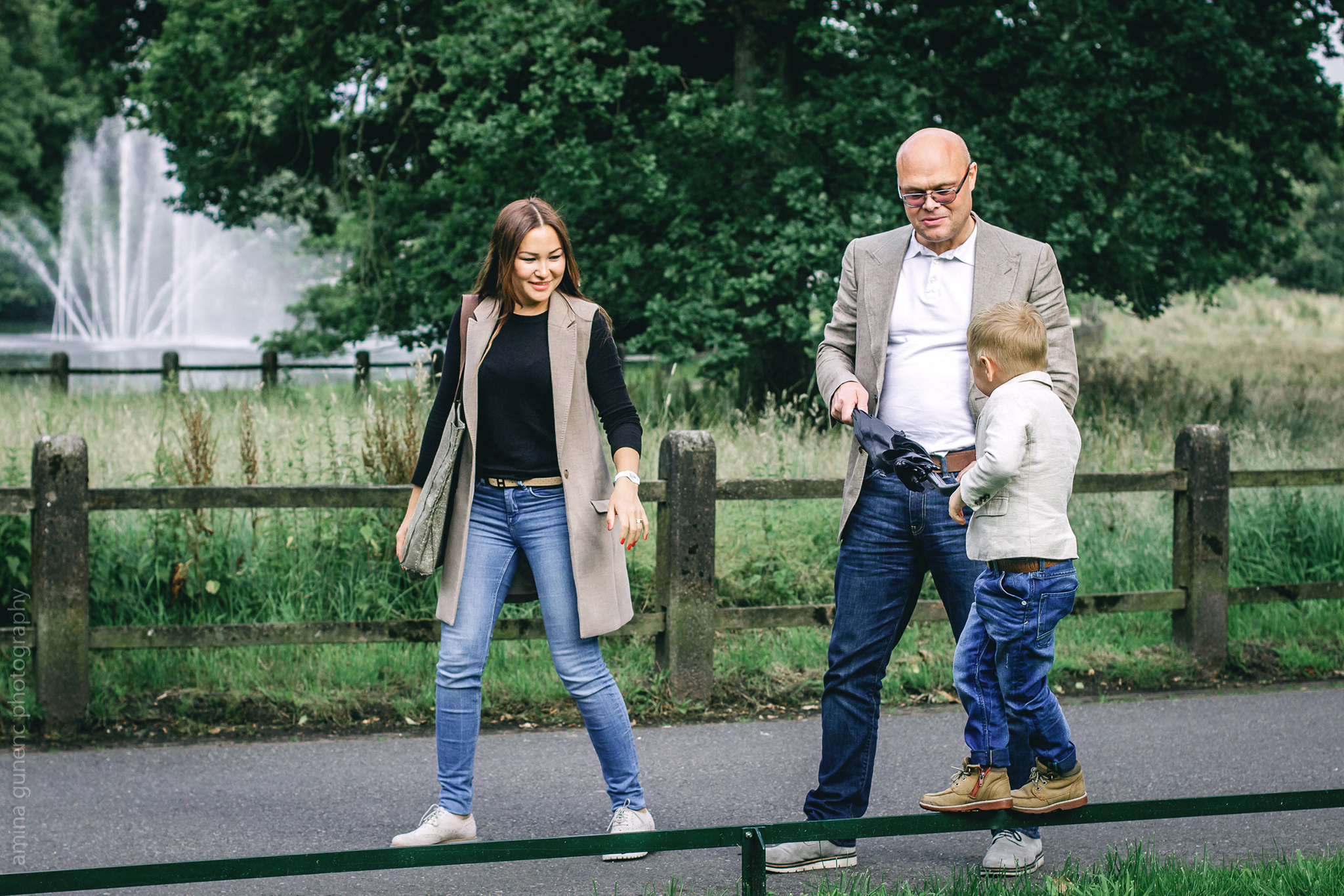 The Little Prince and his lovely family. Amina Gunenc - bruiloft- en familie fotograaf in Nederland