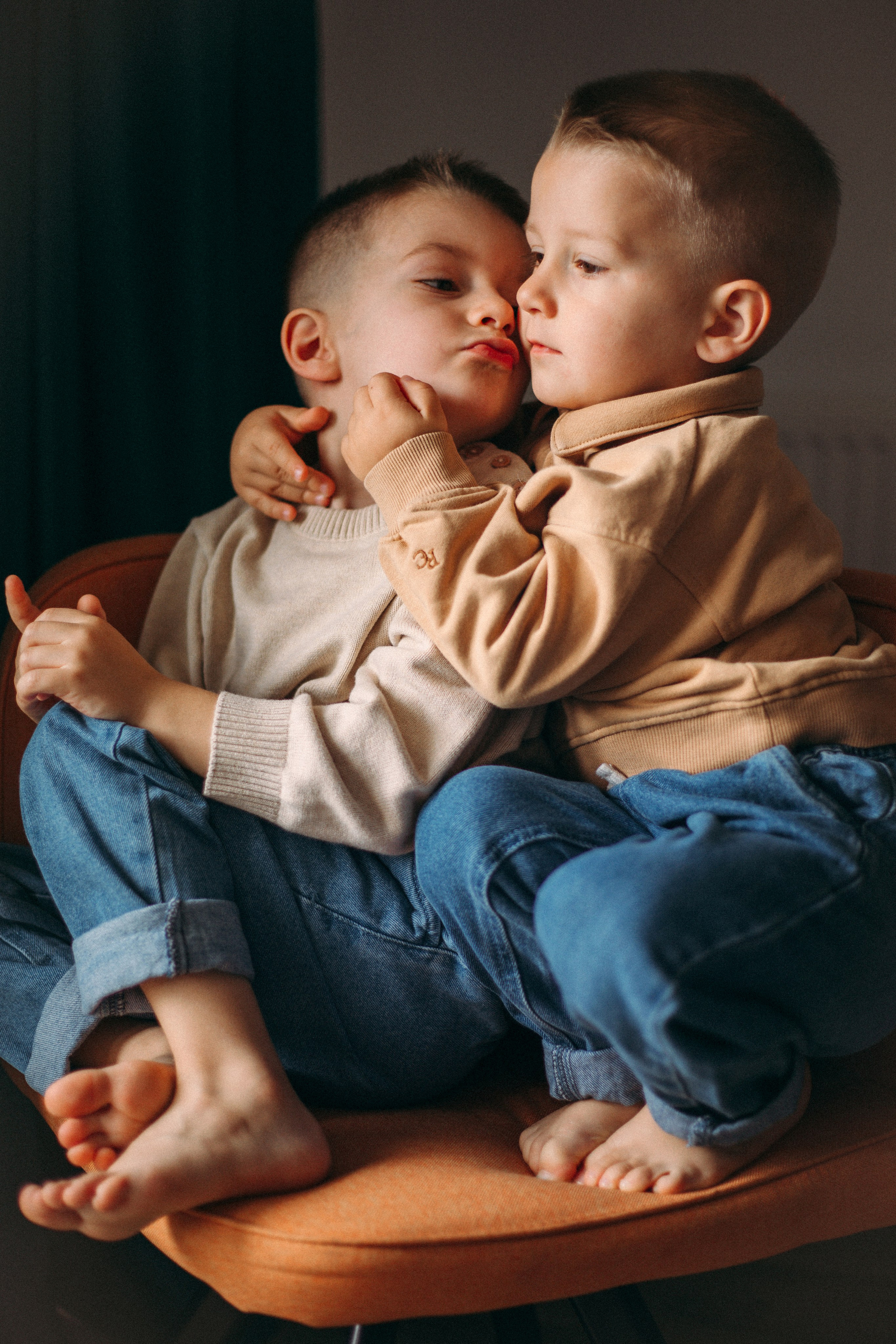 Ședințe foto de familie în Oradea realizate de Katsiaryna Ciortan. Fotograf de familie în Oradea Katsiaryna Ciortan
