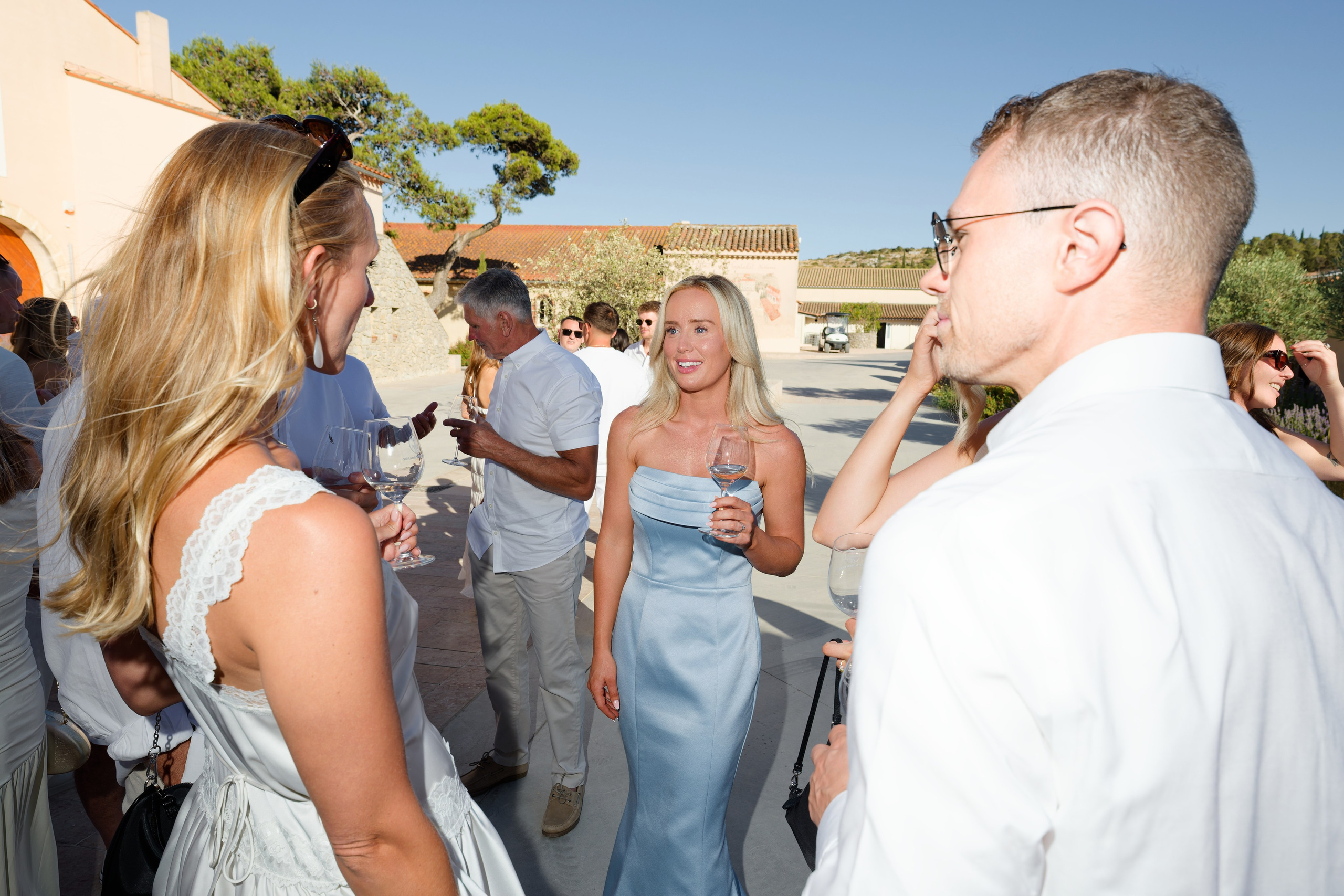 Welcome dinner at Château l’Hospitalet. Destination Wedding Photographer — Nikita Burtsev