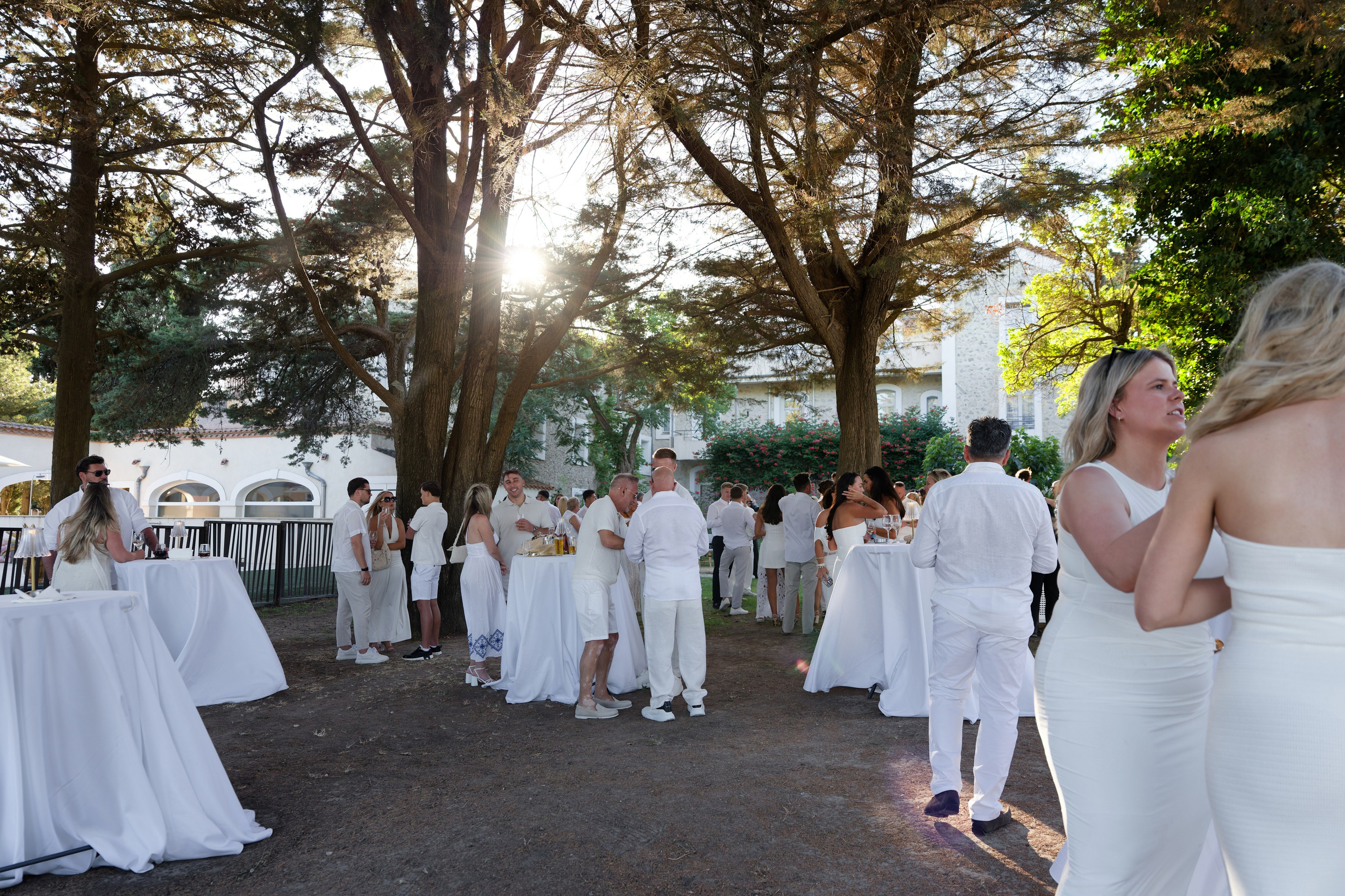 Welcome dinner at Château l’Hospitalet. Destination Wedding Photographer — Nikita Burtsev