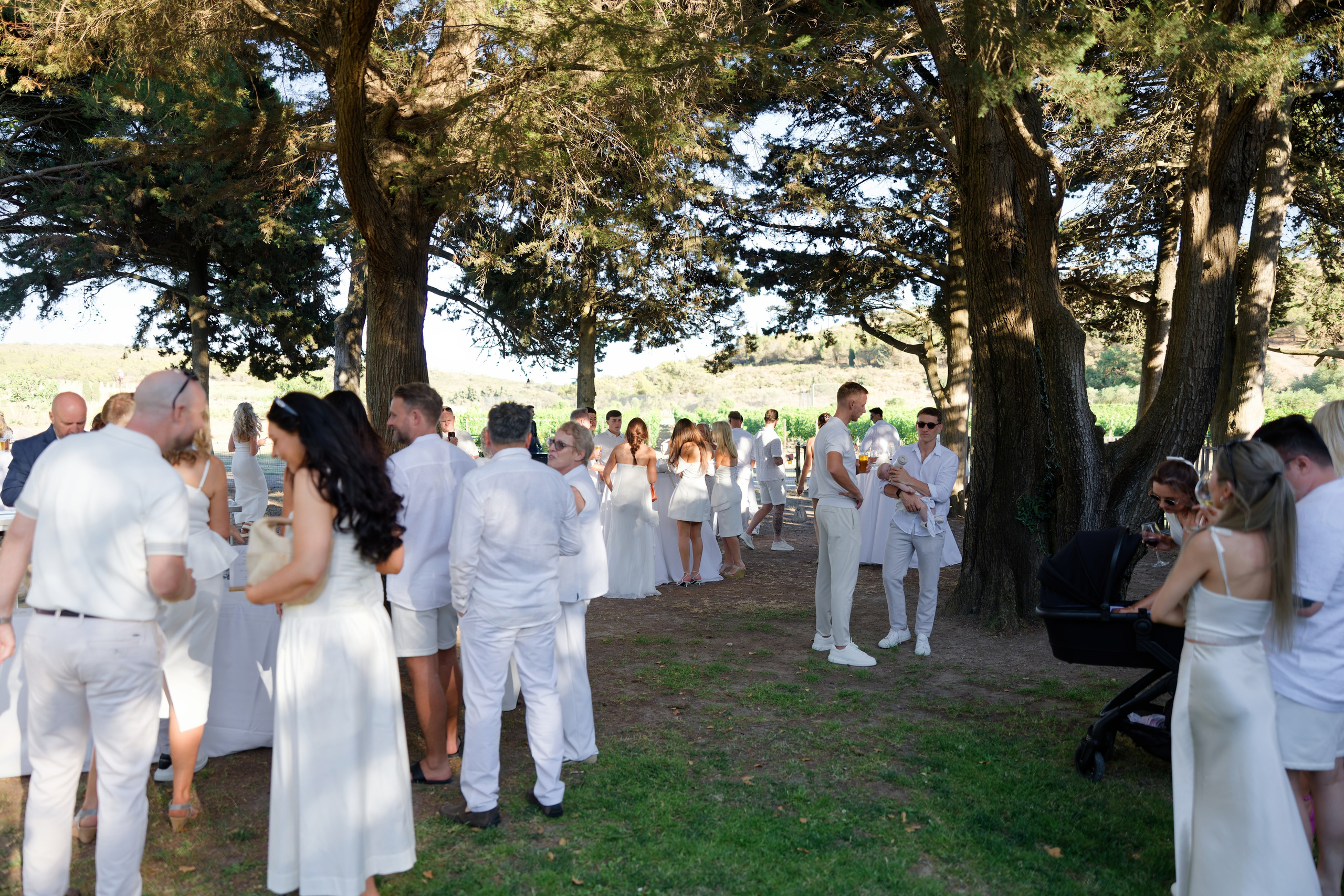 Welcome dinner at Château l’Hospitalet. Destination Wedding Photographer — Nikita Burtsev