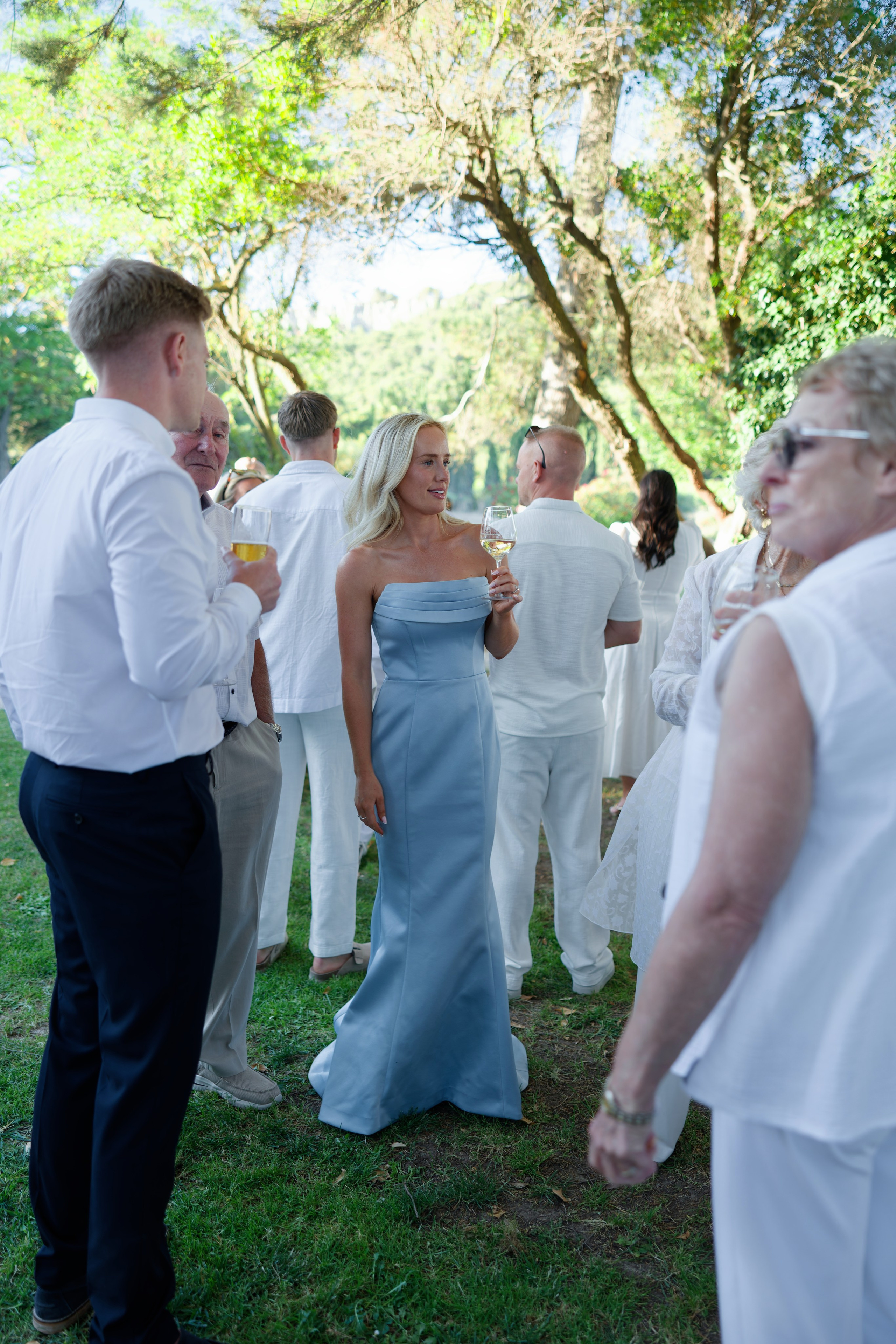 Welcome dinner at Château l’Hospitalet. Destination Wedding Photographer — Nikita Burtsev