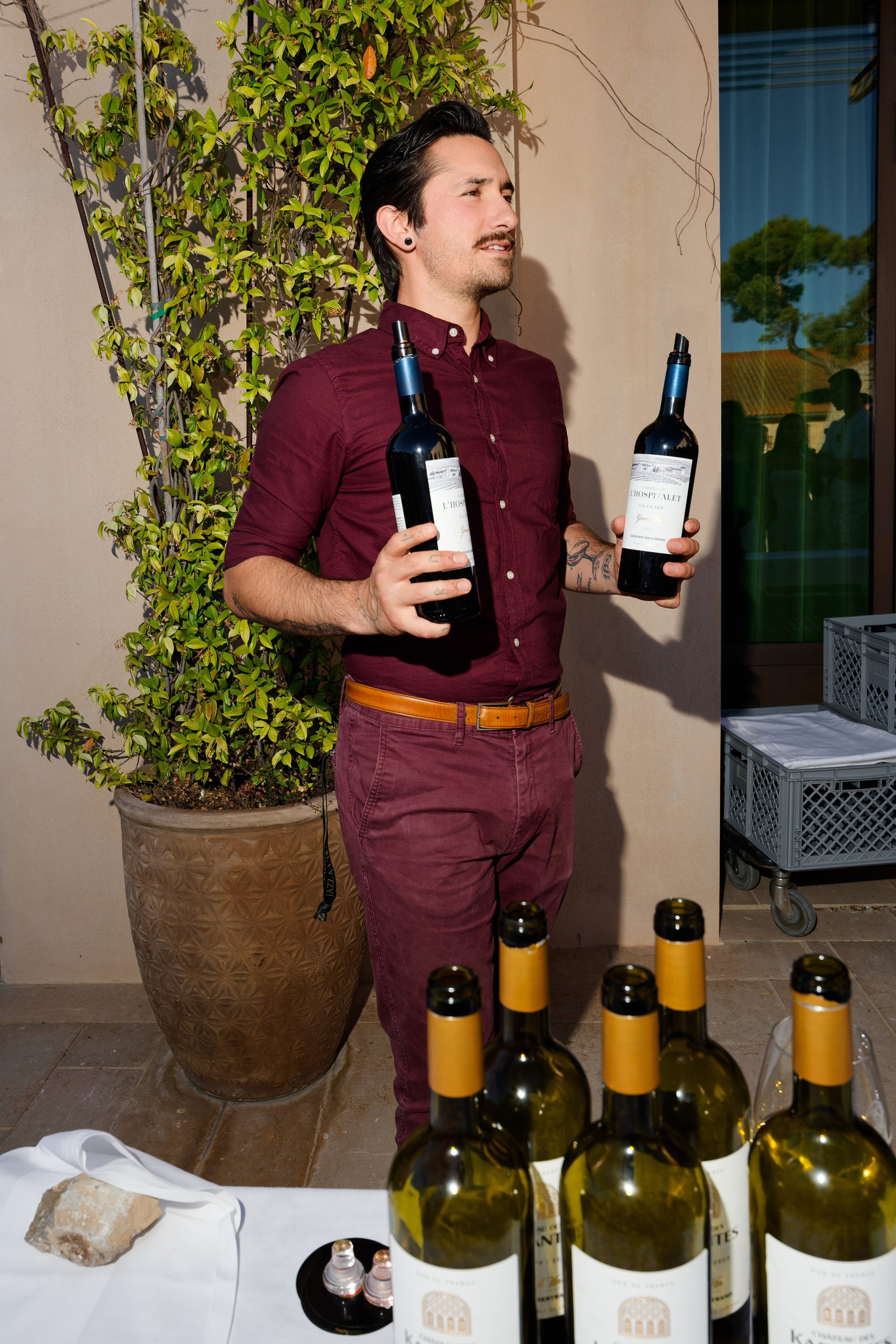 Welcome dinner at Château l’Hospitalet. Destination Wedding Photographer — Nikita Burtsev