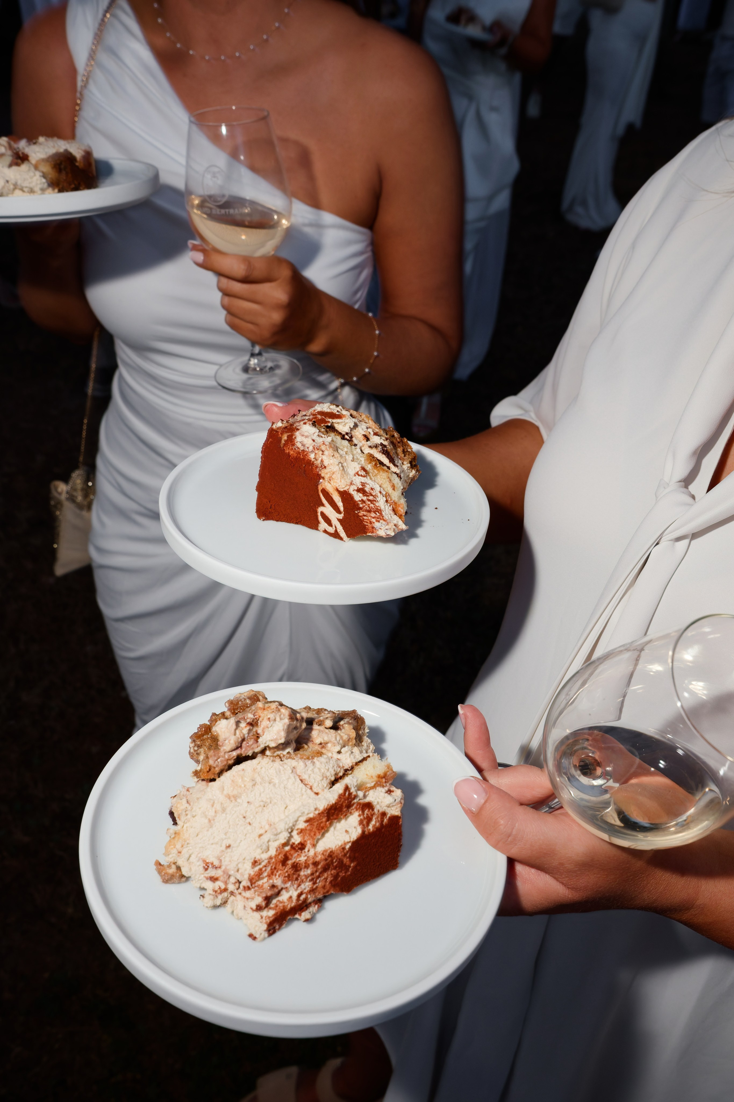 Welcome dinner at Château l’Hospitalet. Destination Wedding Photographer — Nikita Burtsev