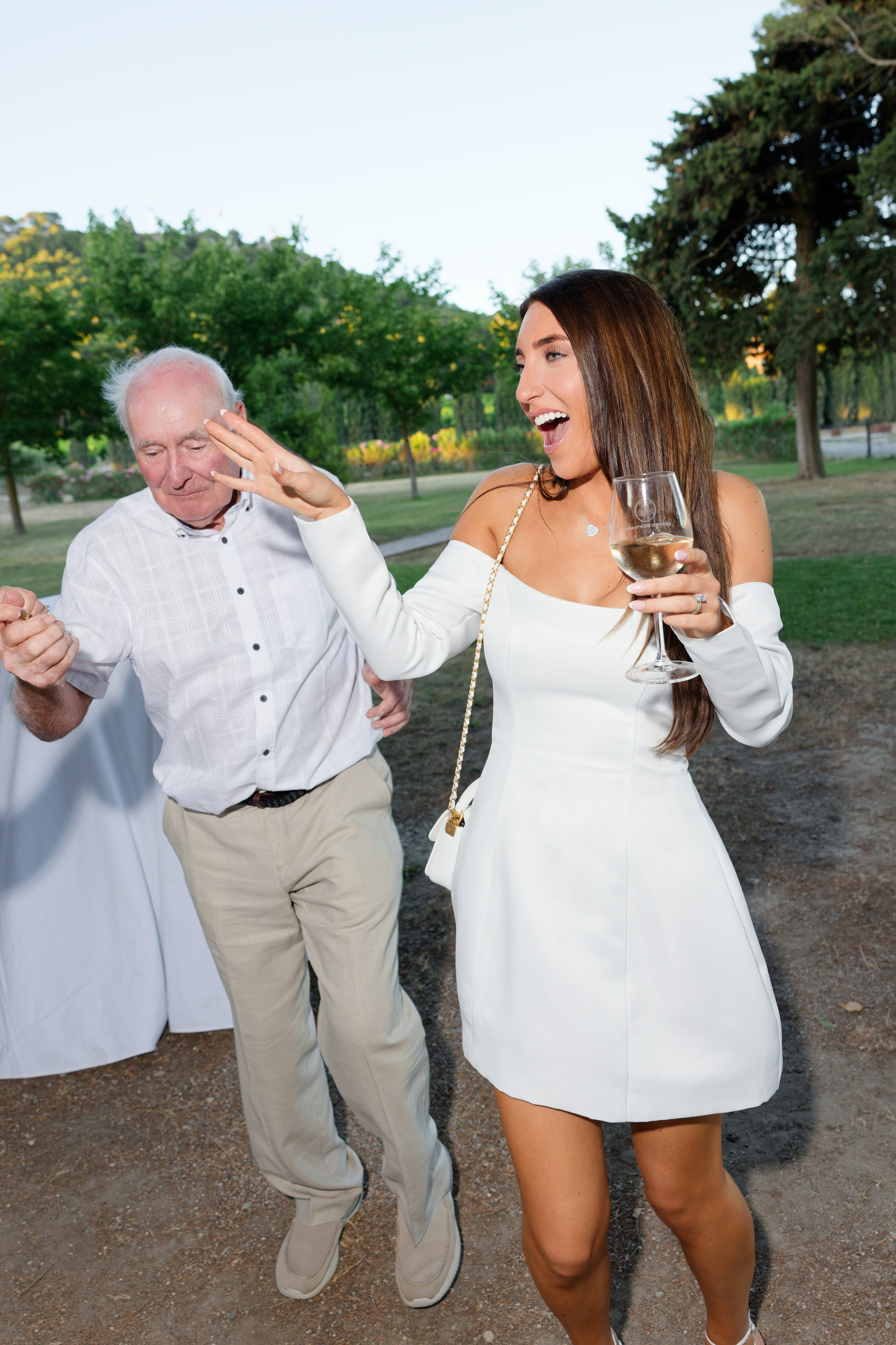 Welcome dinner at Château l’Hospitalet. Destination Wedding Photographer — Nikita Burtsev