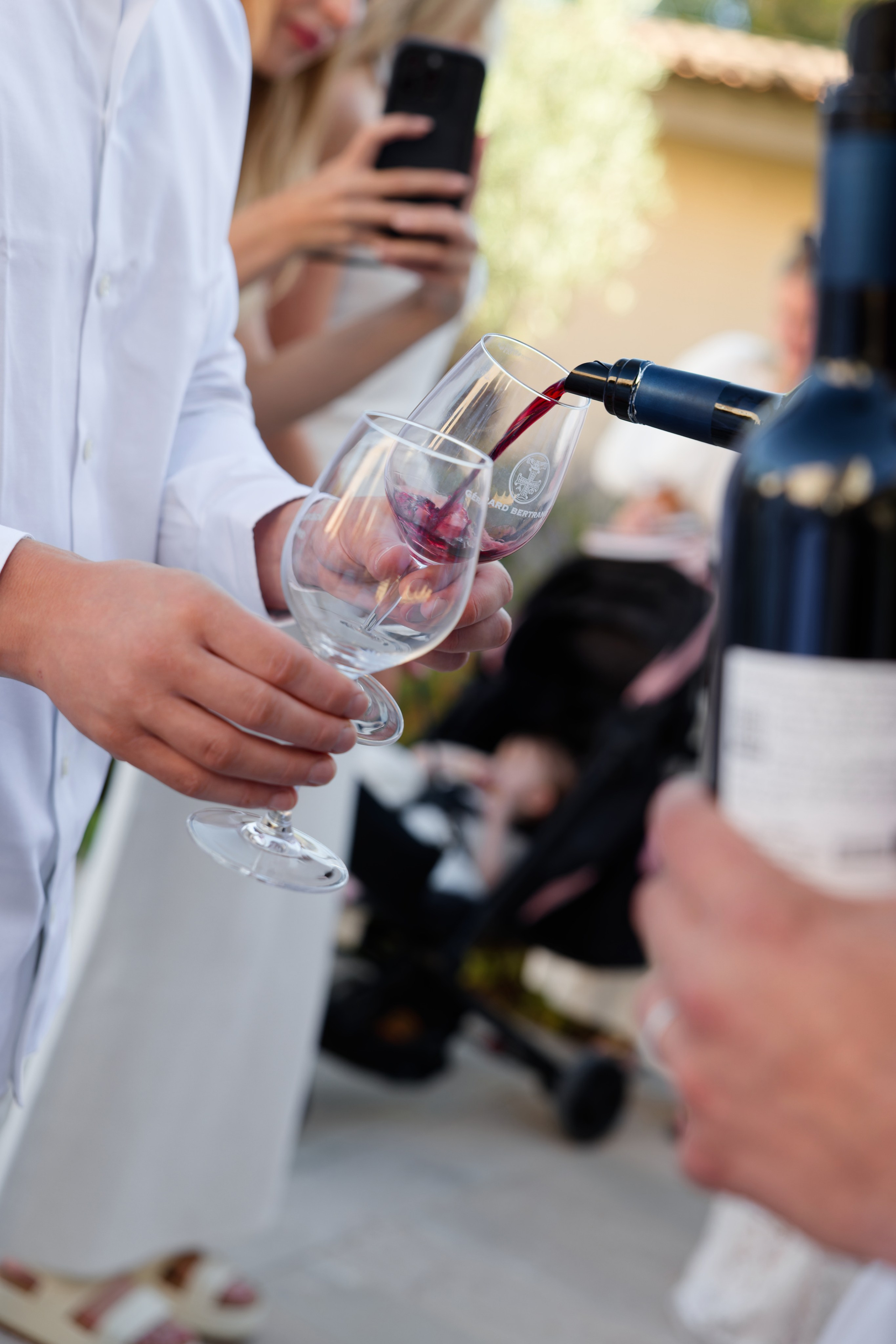Welcome dinner at Château l’Hospitalet. Destination Wedding Photographer — Nikita Burtsev