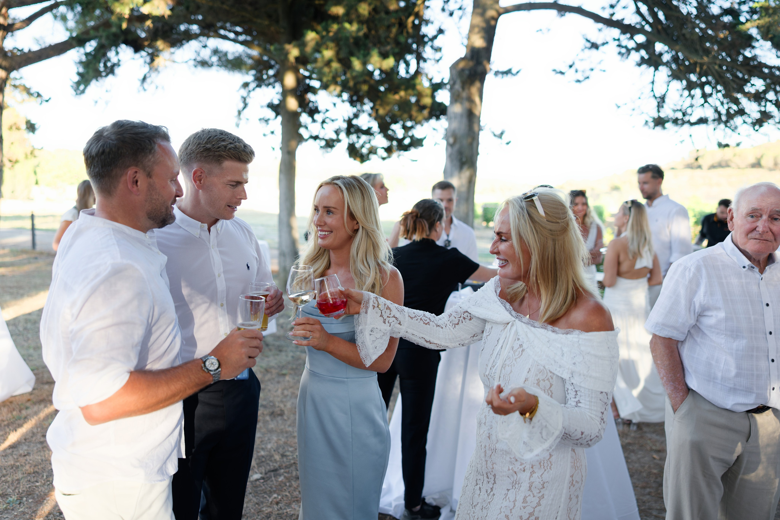 Welcome dinner at Château l’Hospitalet. Destination Wedding Photographer — Nikita Burtsev