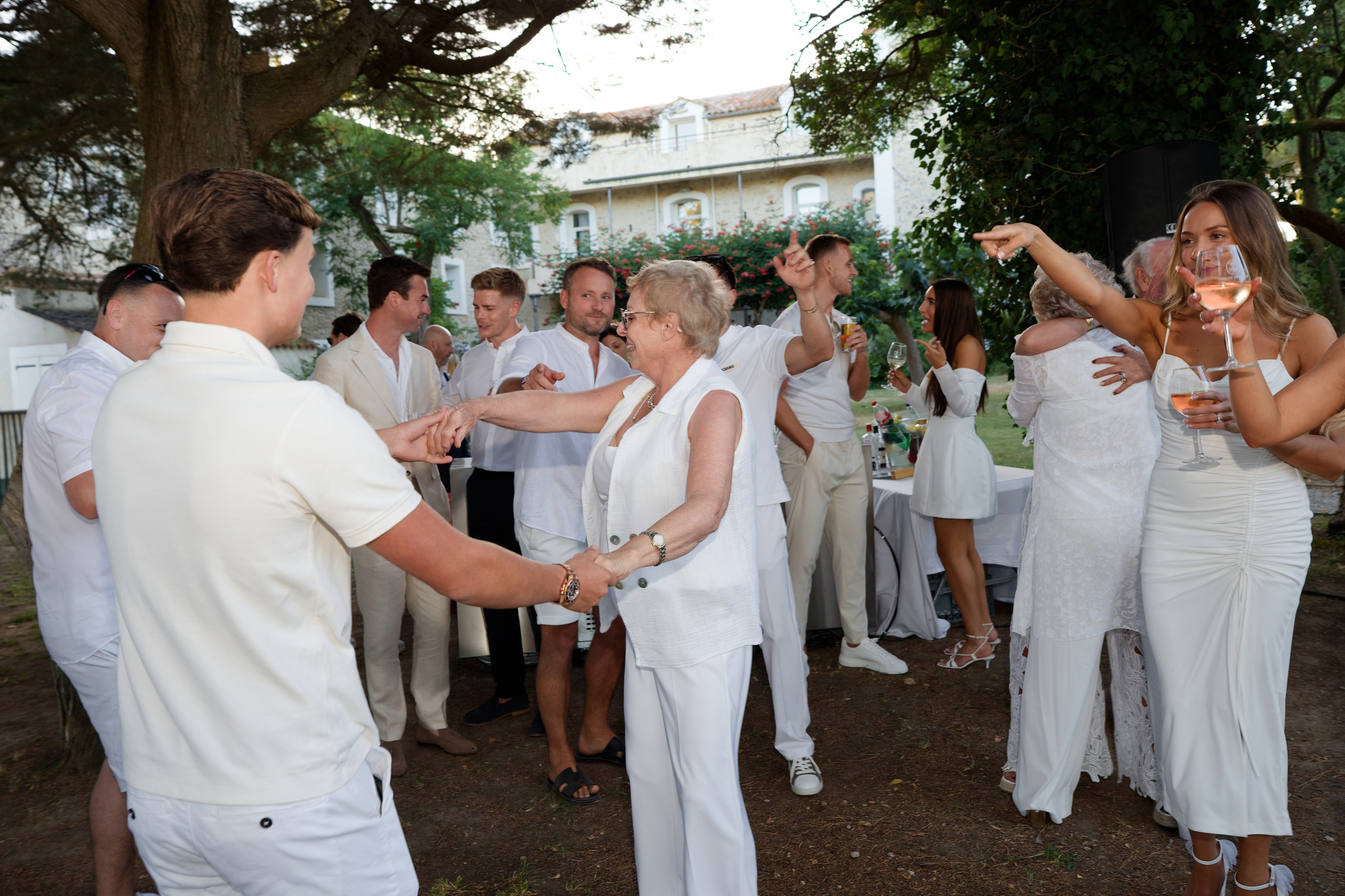 Welcome dinner at Château l’Hospitalet. Destination Wedding Photographer — Nikita Burtsev