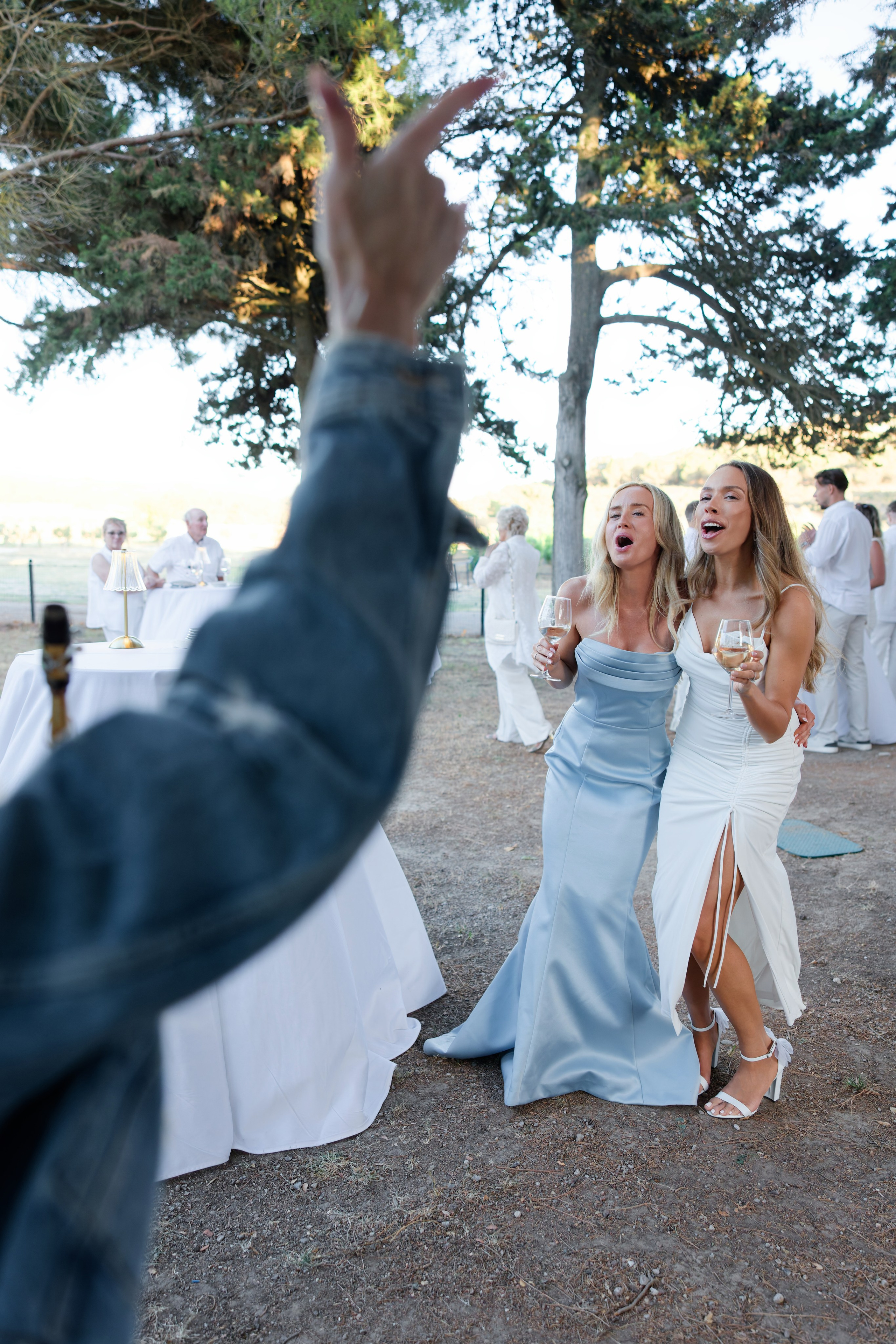 Welcome dinner at Château l’Hospitalet. Destination Wedding Photographer — Nikita Burtsev