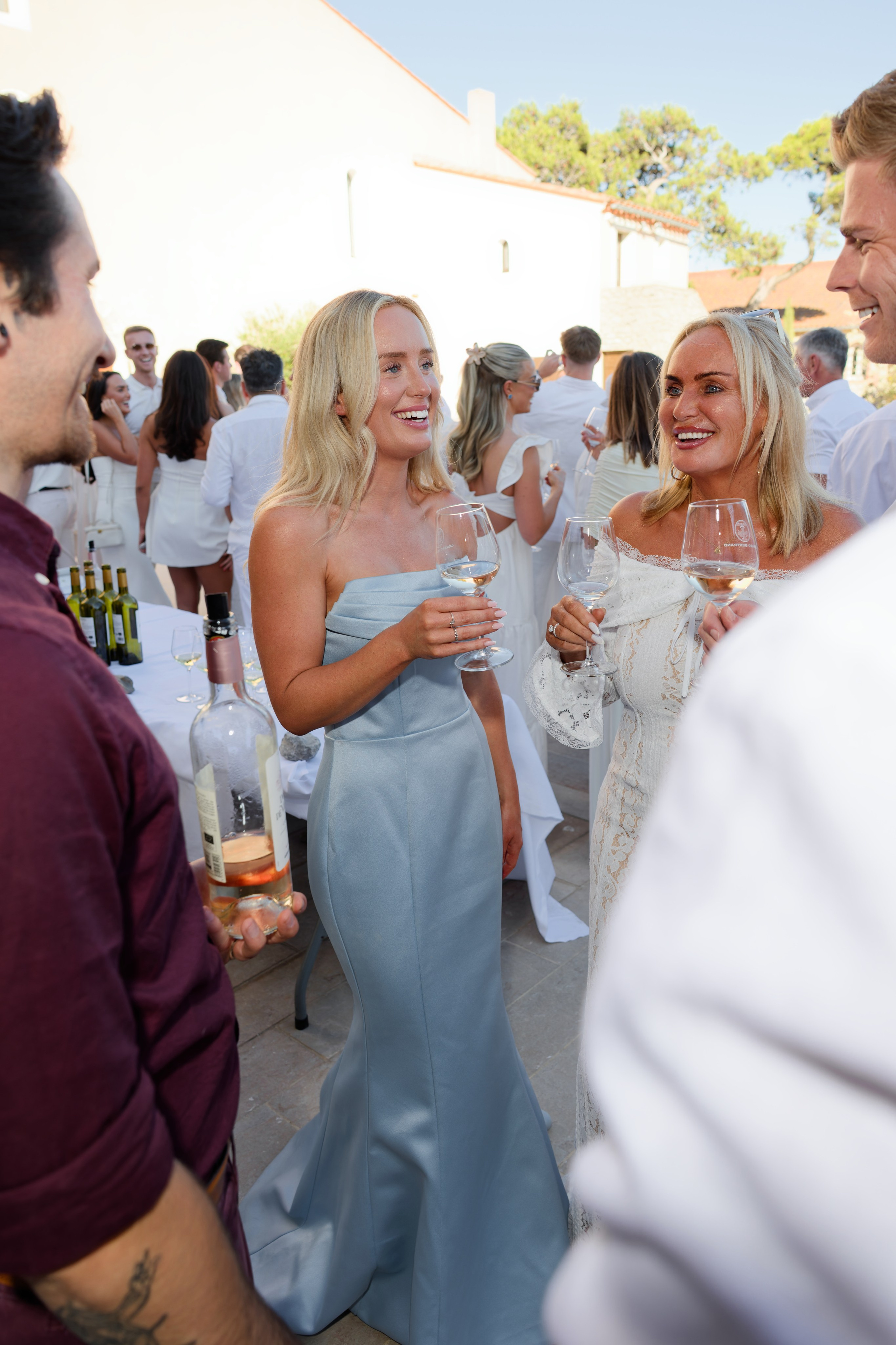 Welcome dinner at Château l’Hospitalet. Destination Wedding Photographer — Nikita Burtsev
