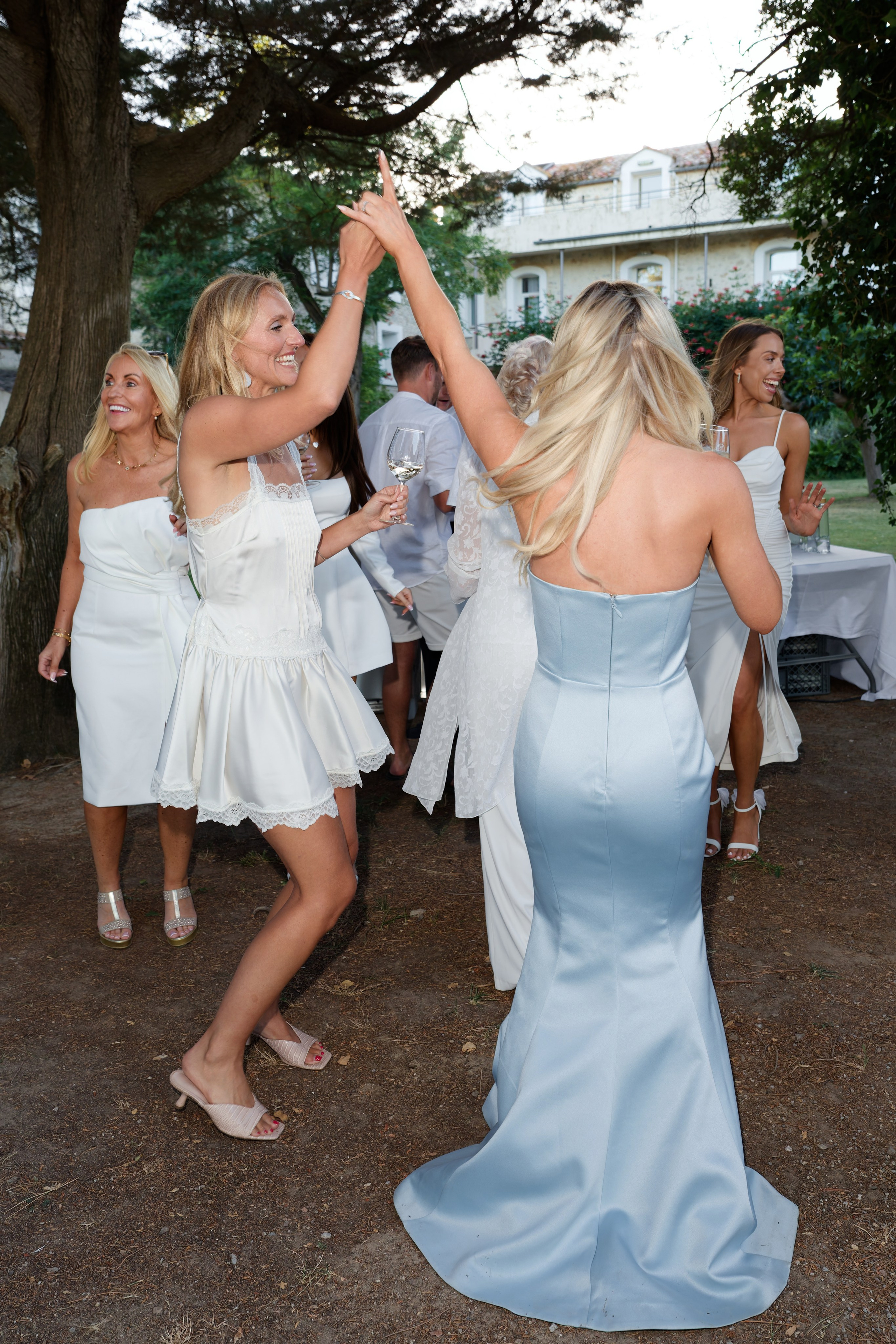 Welcome dinner at Château l’Hospitalet. Destination Wedding Photographer — Nikita Burtsev