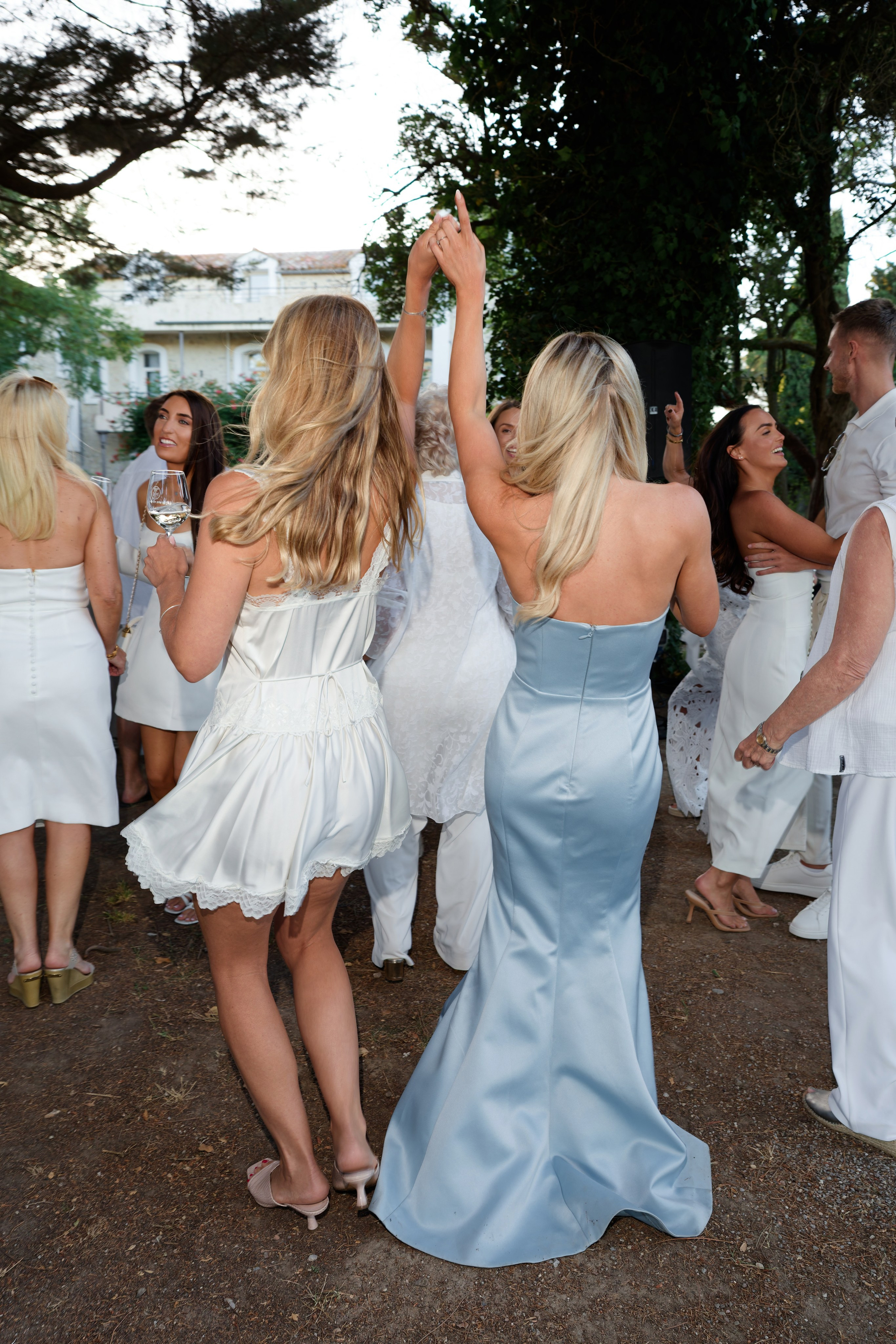 Welcome dinner at Château l’Hospitalet. Destination Wedding Photographer — Nikita Burtsev