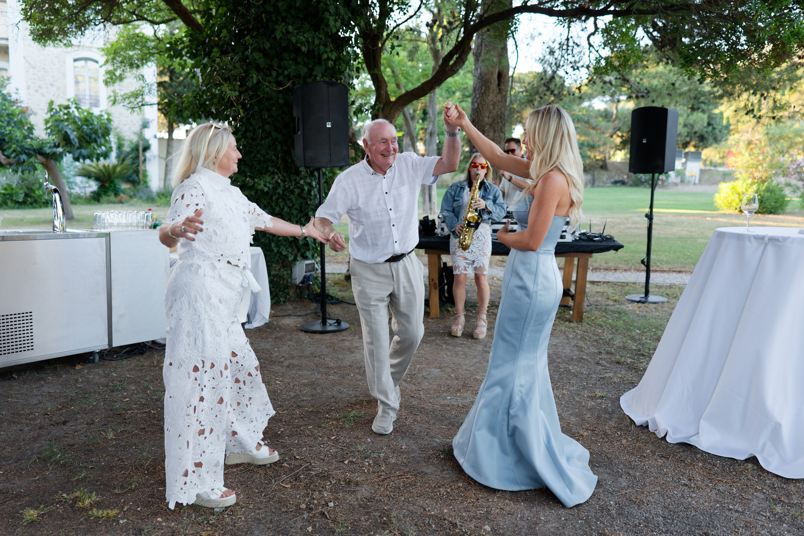 Welcome dinner at Château l’Hospitalet. Destination Wedding Photographer — Nikita Burtsev