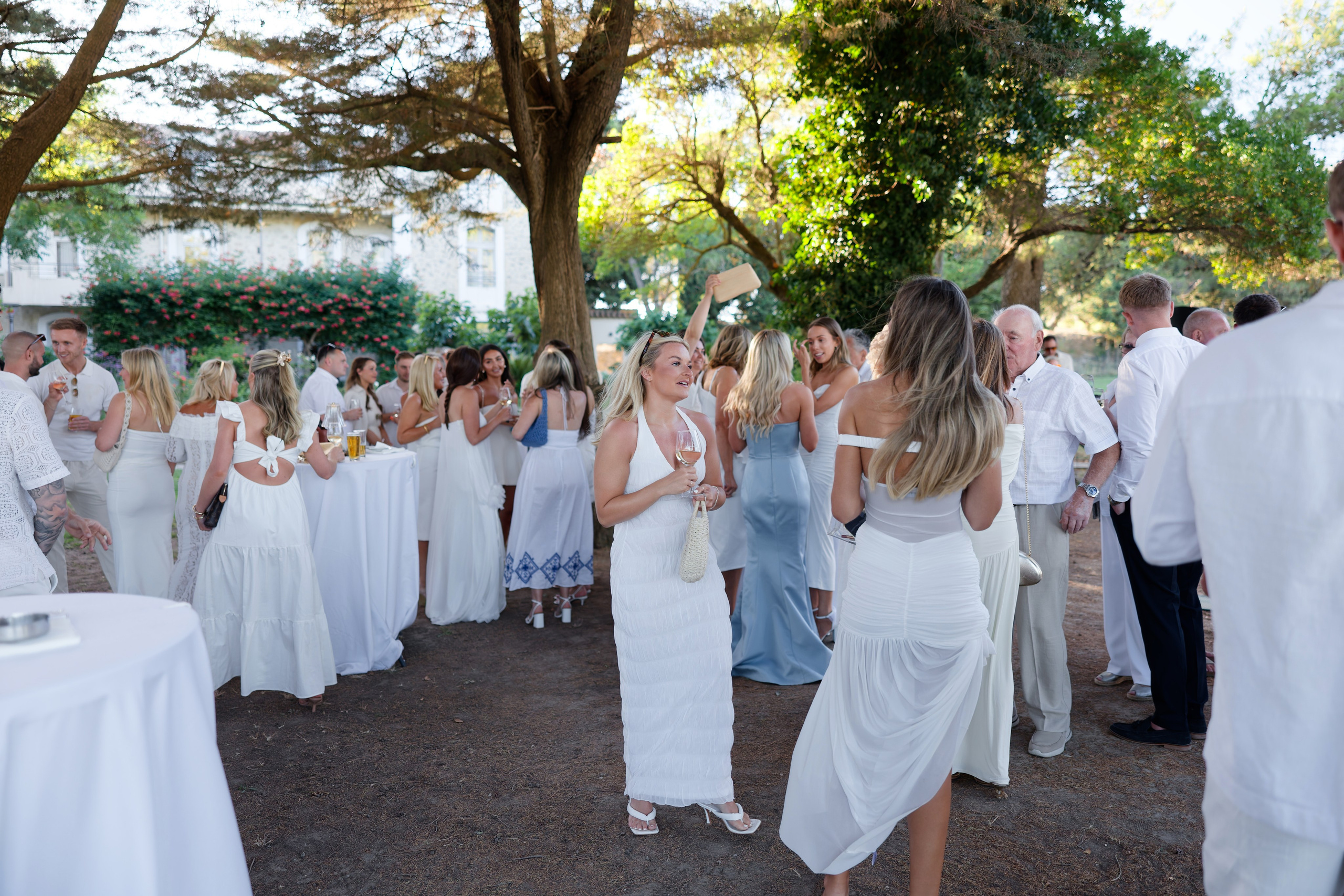Welcome dinner at Château l’Hospitalet. Destination Wedding Photographer — Nikita Burtsev