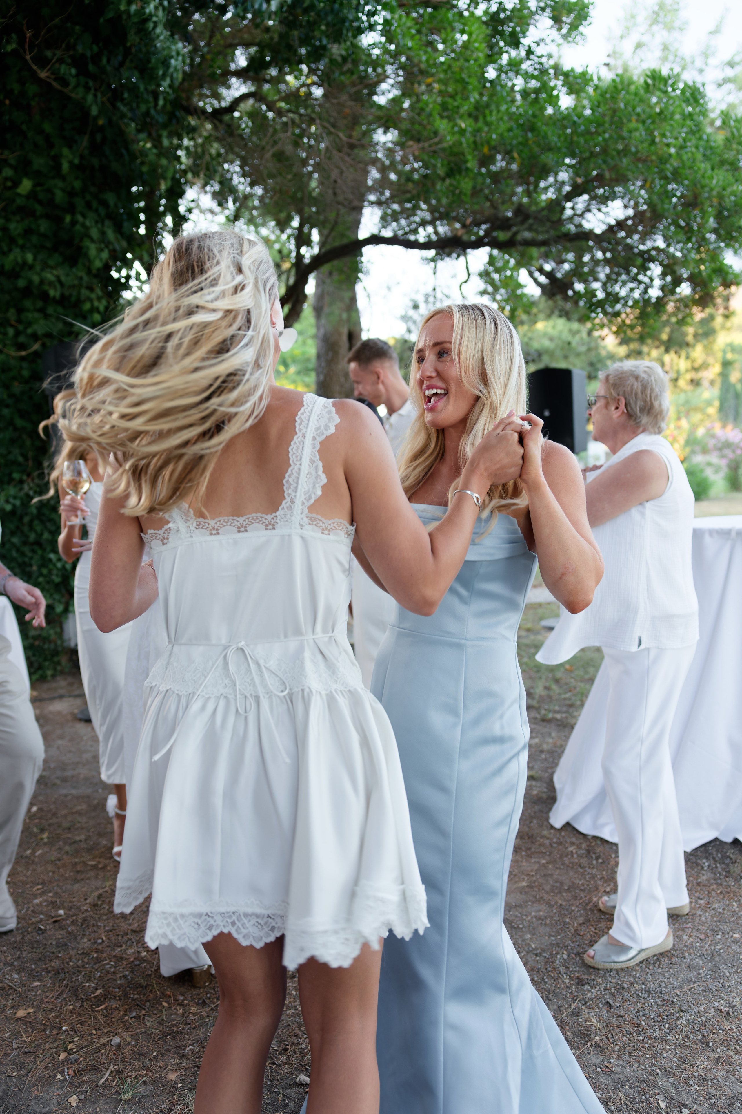 Welcome dinner at Château l’Hospitalet. Destination Wedding Photographer — Nikita Burtsev