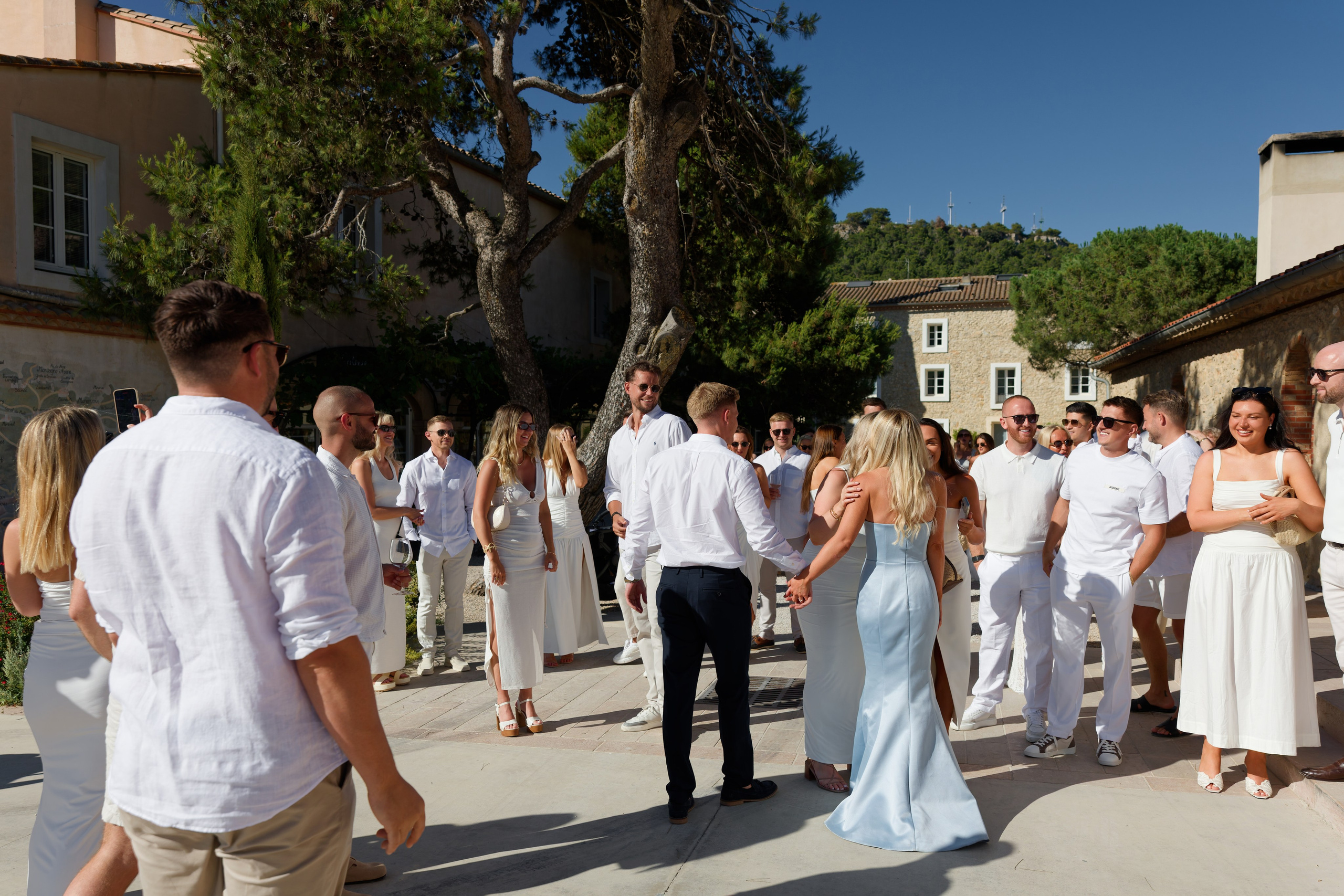 Welcome dinner at Château l’Hospitalet. Destination Wedding Photographer — Nikita Burtsev