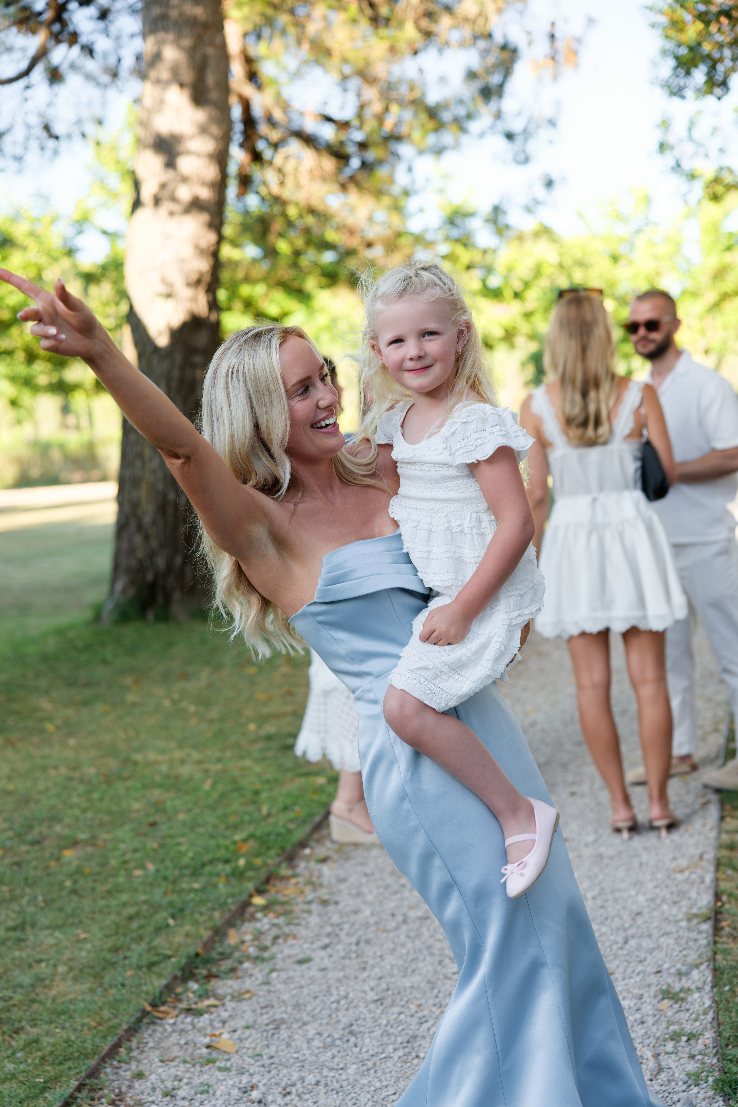 Welcome dinner at Château l’Hospitalet. Destination Wedding Photographer — Nikita Burtsev