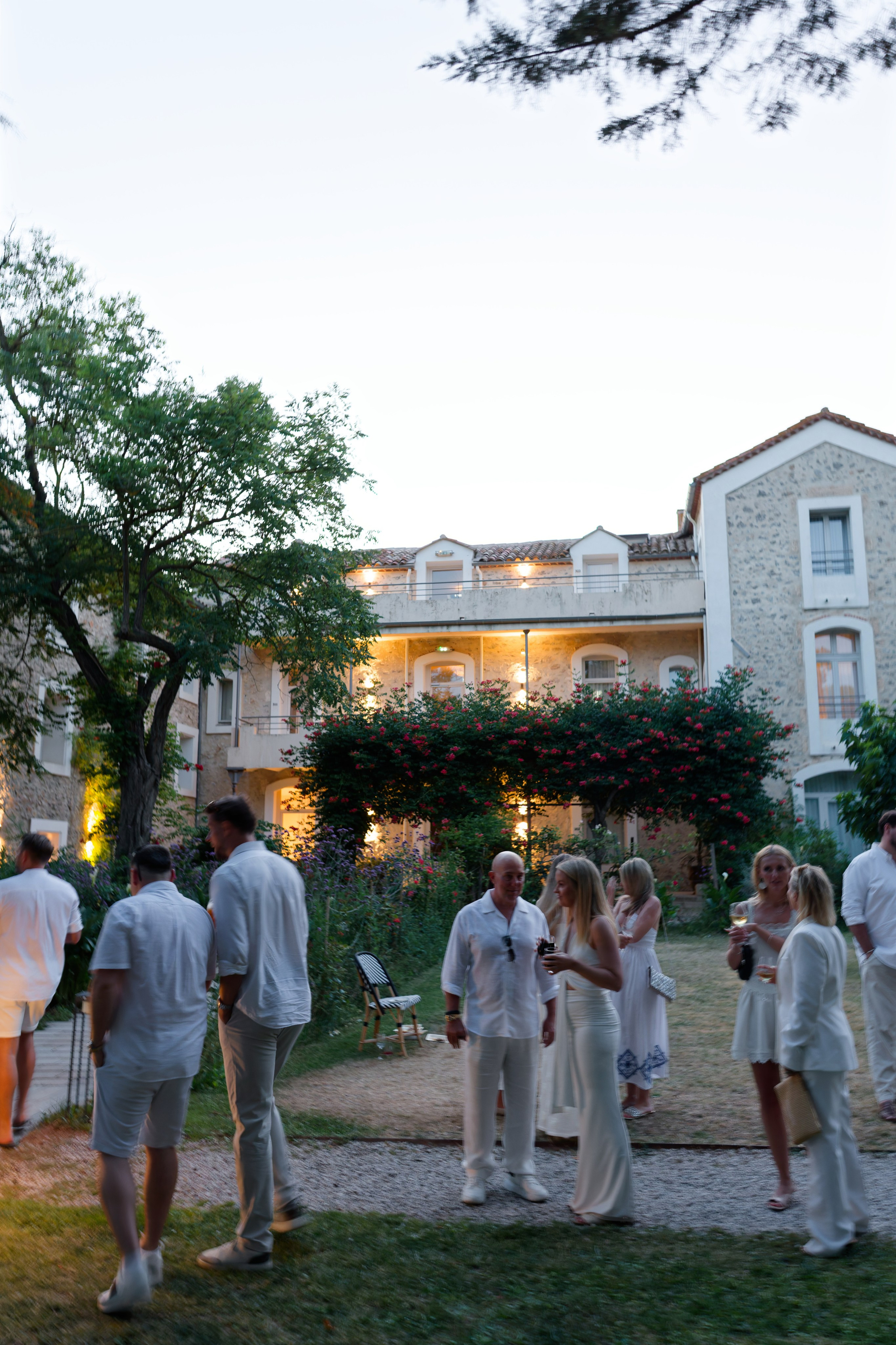 Welcome dinner at Château l’Hospitalet. Destination Wedding Photographer — Nikita Burtsev