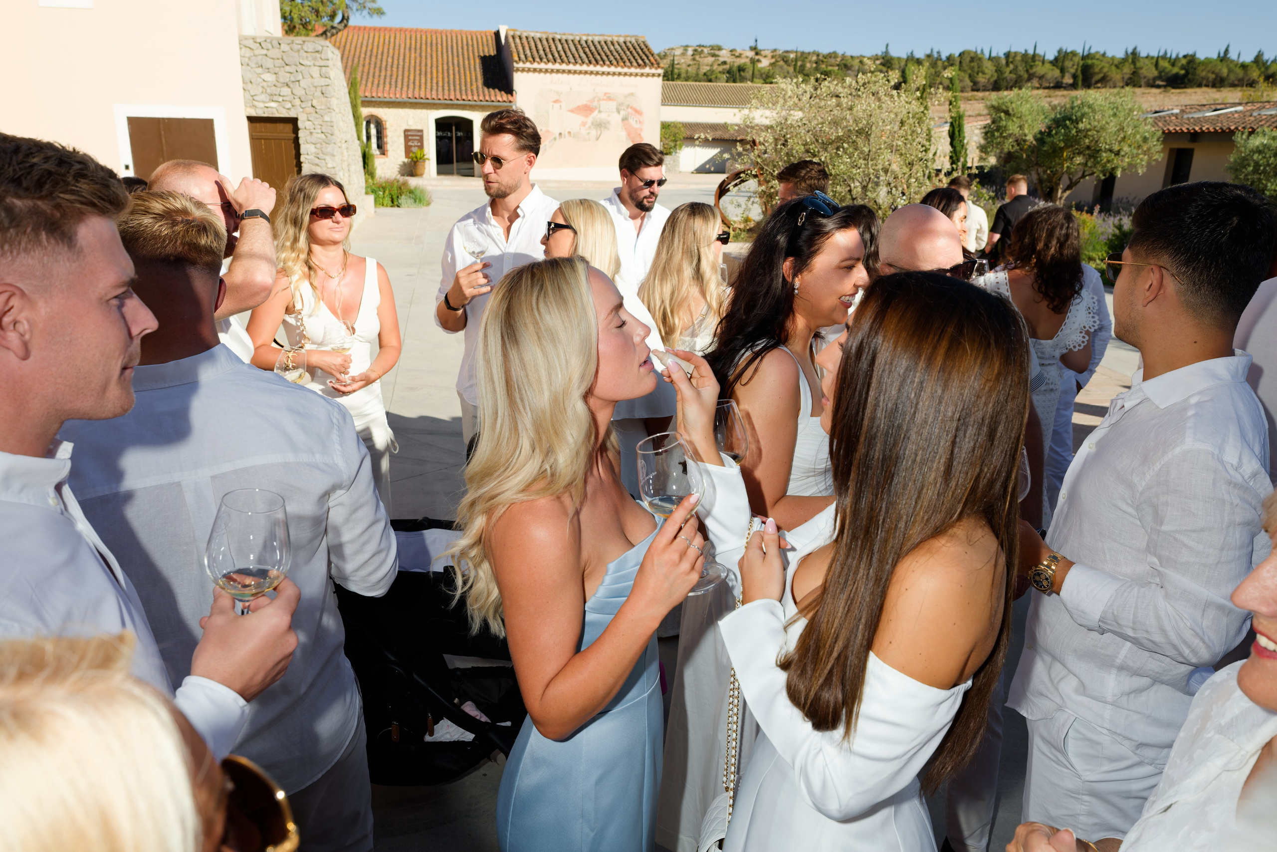 Welcome dinner at Château l’Hospitalet. Destination Wedding Photographer — Nikita Burtsev